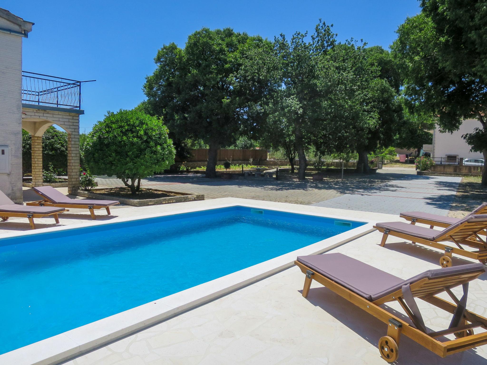 Photo 23 - Maison de 4 chambres à Novigrad avec piscine privée et jardin