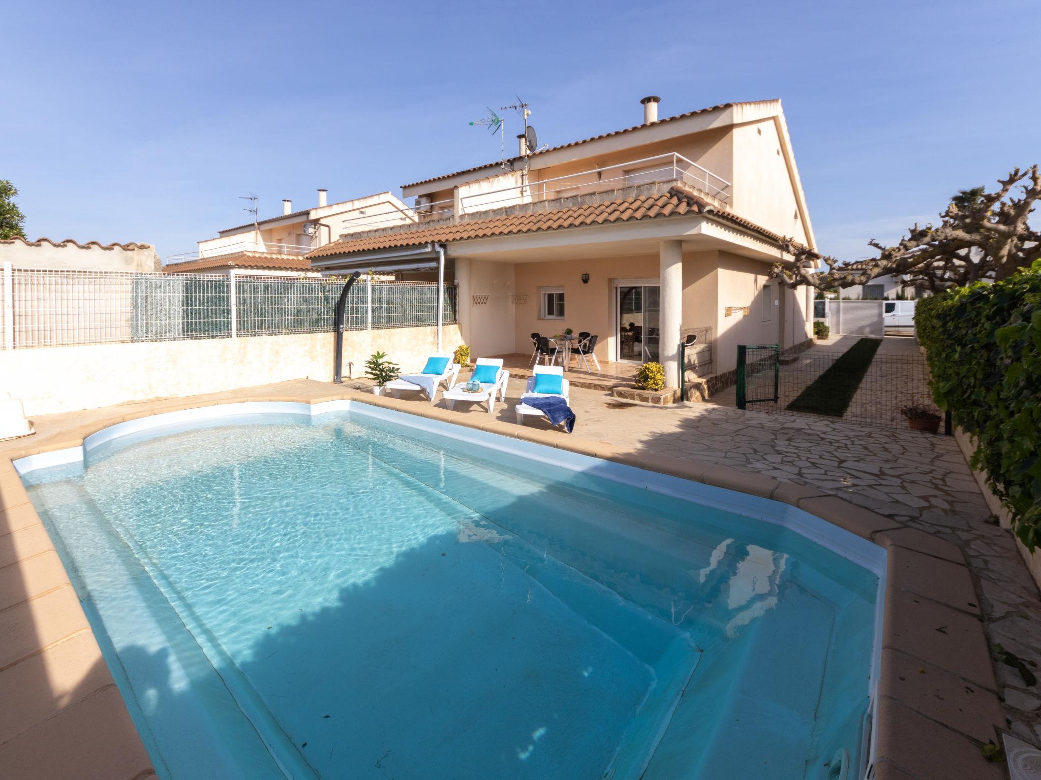 Foto 1 - Casa de 3 quartos em Deltebre com piscina privada e vistas do mar