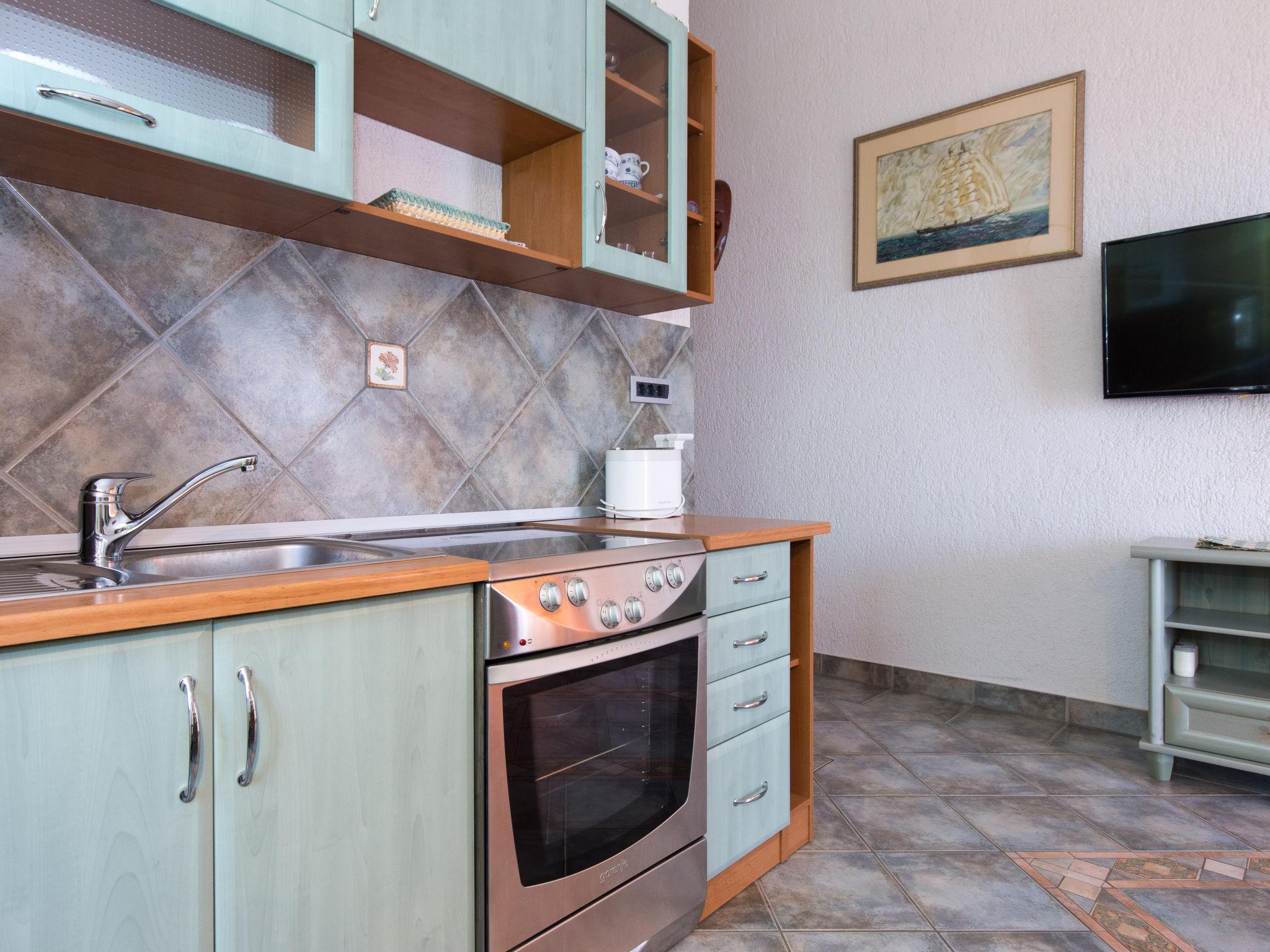 Photo 10 - 2 bedroom Apartment in Senj with terrace