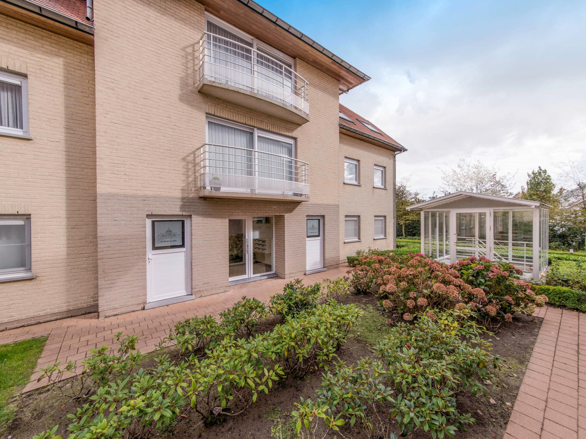 Photo 17 - Appartement en De Haan avec piscine et vues à la mer