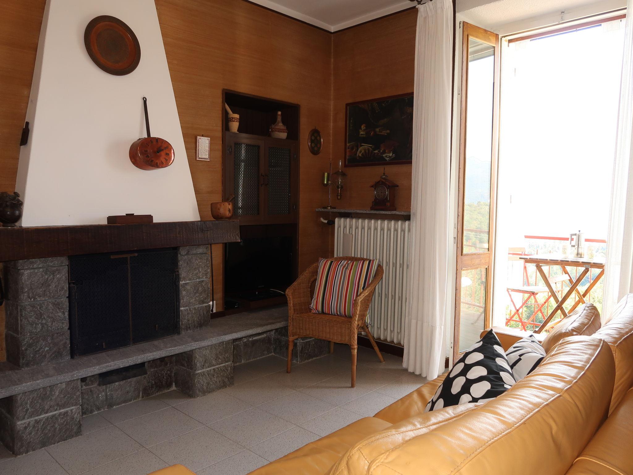Foto 8 - Apartamento de 3 quartos em Luino com jardim e vista para a montanha