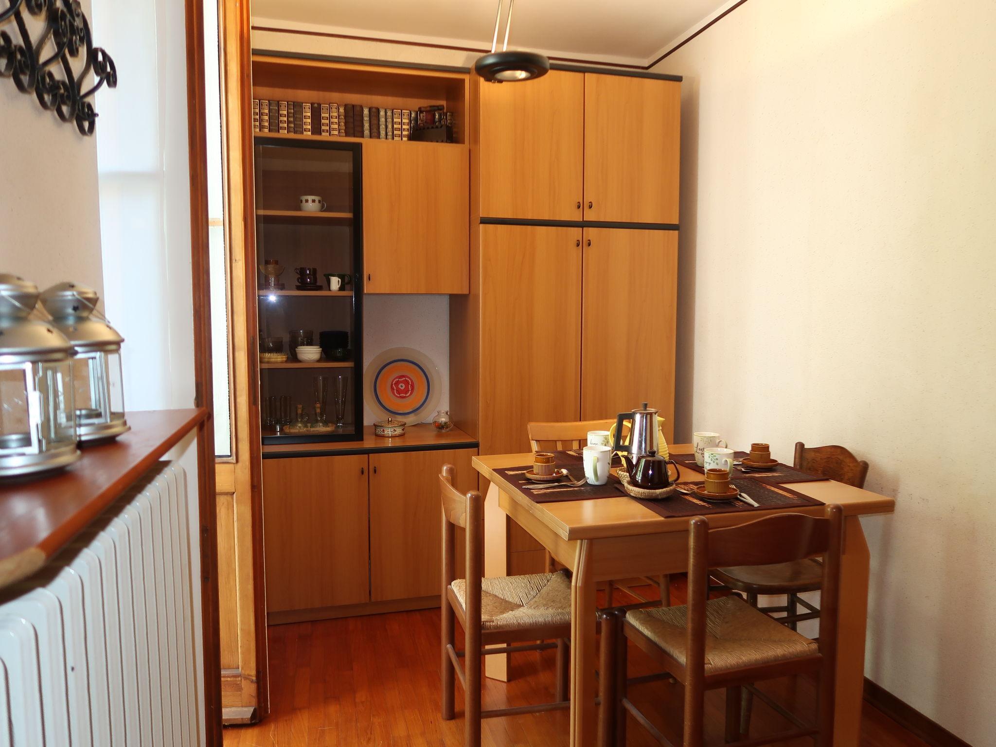 Photo 11 - 3 bedroom Apartment in Luino with garden and mountain view