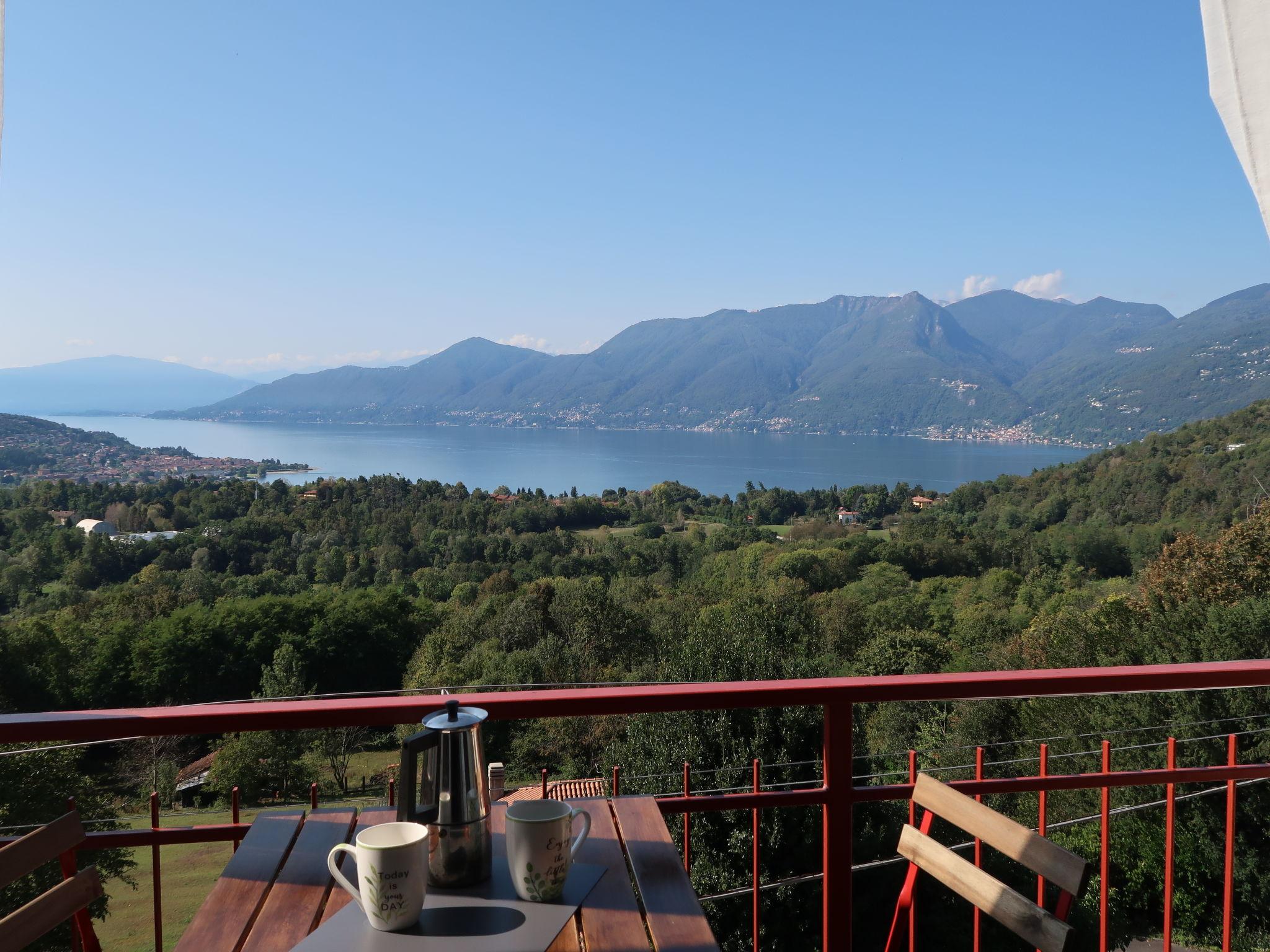 Photo 26 - 3 bedroom Apartment in Luino with garden and mountain view
