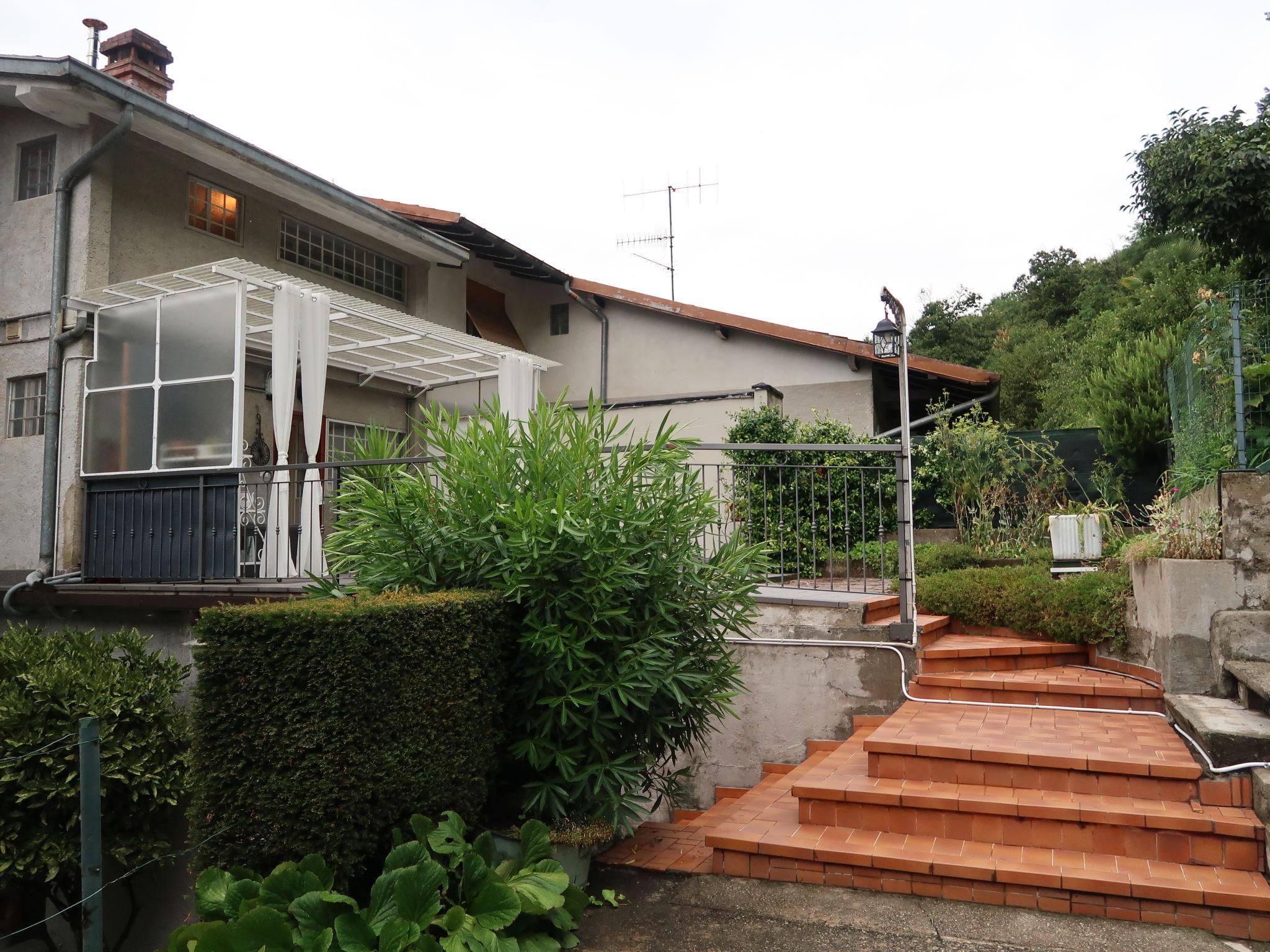 Photo 5 - Appartement de 3 chambres à Luino avec jardin et terrasse