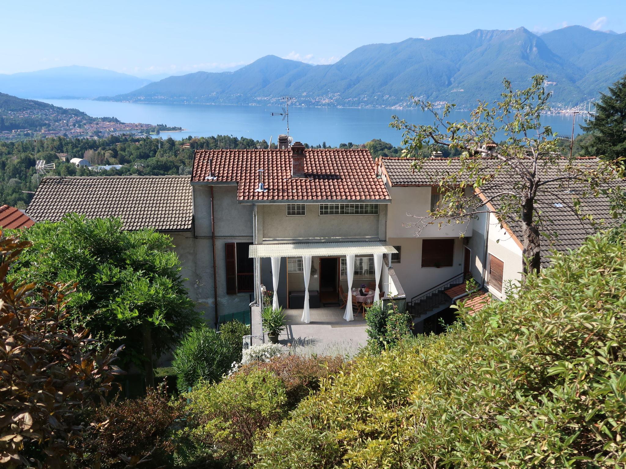 Photo 1 - Appartement de 3 chambres à Luino avec jardin et vues sur la montagne