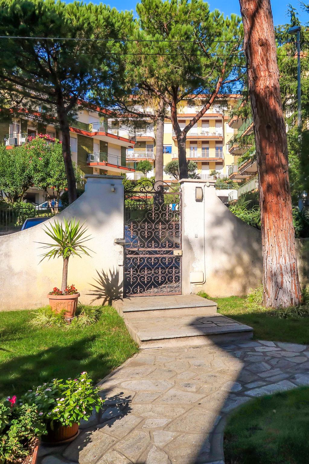 Foto 12 - Appartamento con 1 camera da letto a Sanremo con giardino e vista mare