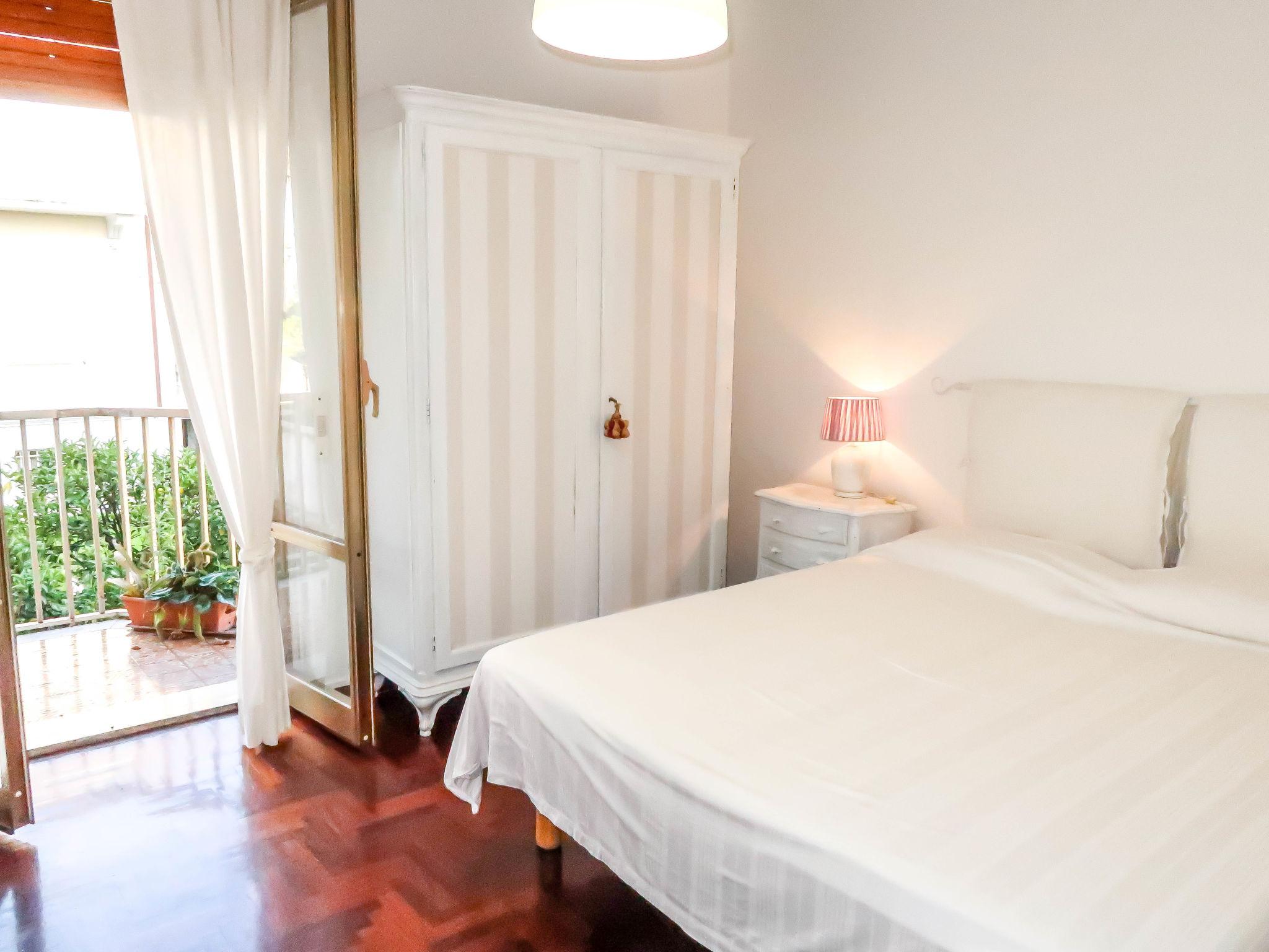 Photo 5 - Appartement de 1 chambre à Sanremo avec jardin et vues à la mer
