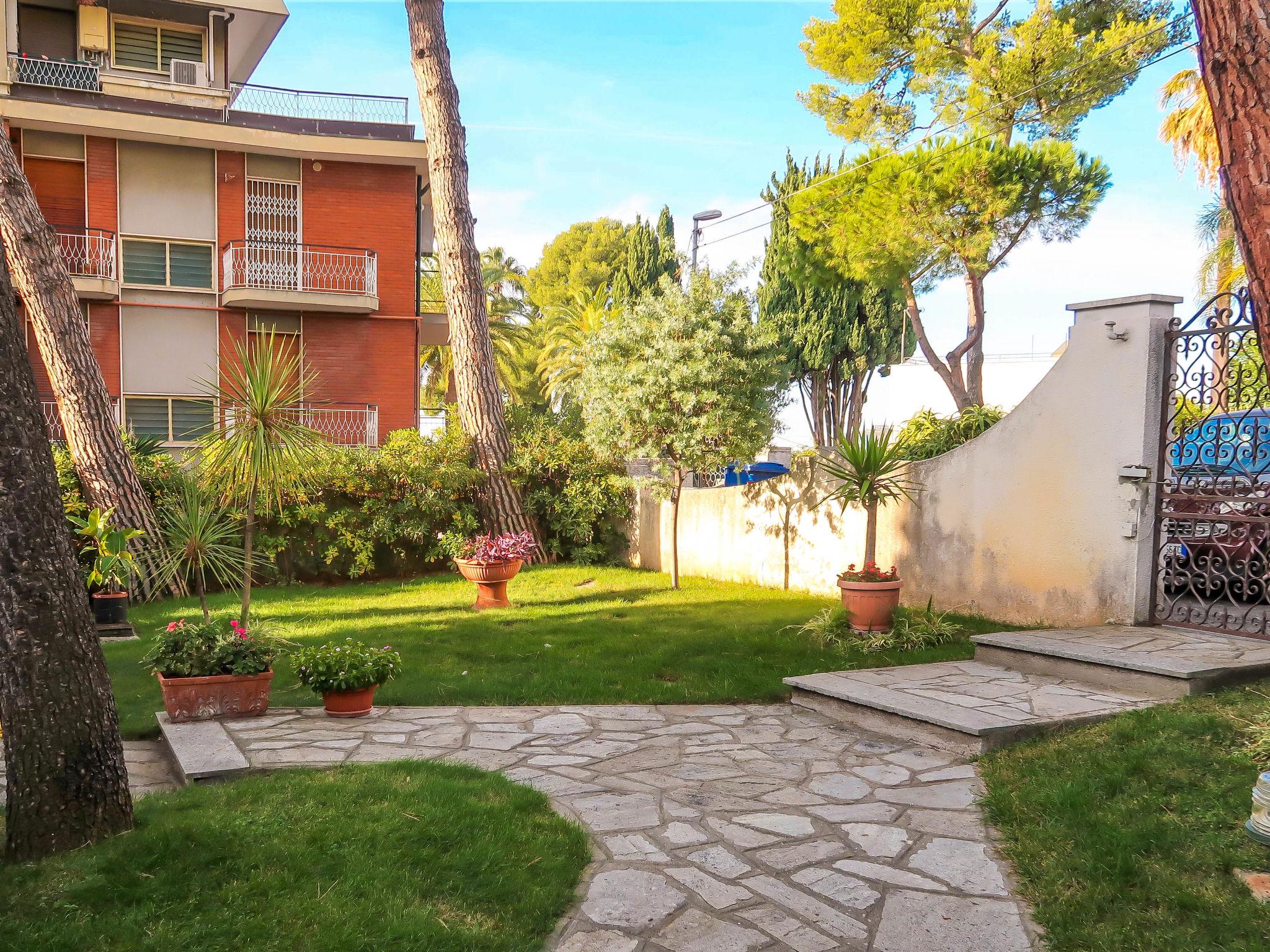 Foto 3 - Apartamento de 1 habitación en Sanremo con jardín y vistas al mar