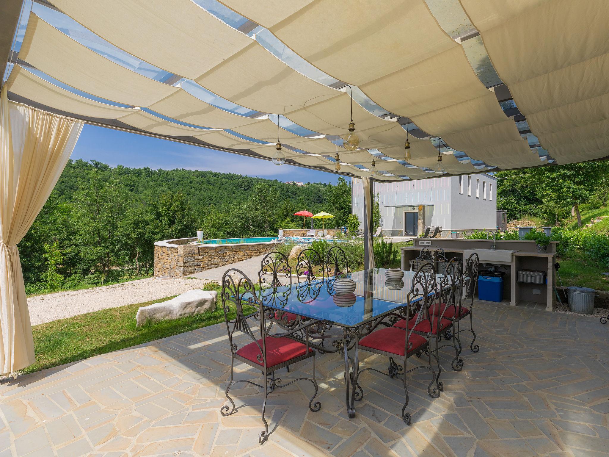 Foto 16 - Casa con 3 camere da letto a Buje con piscina privata e giardino