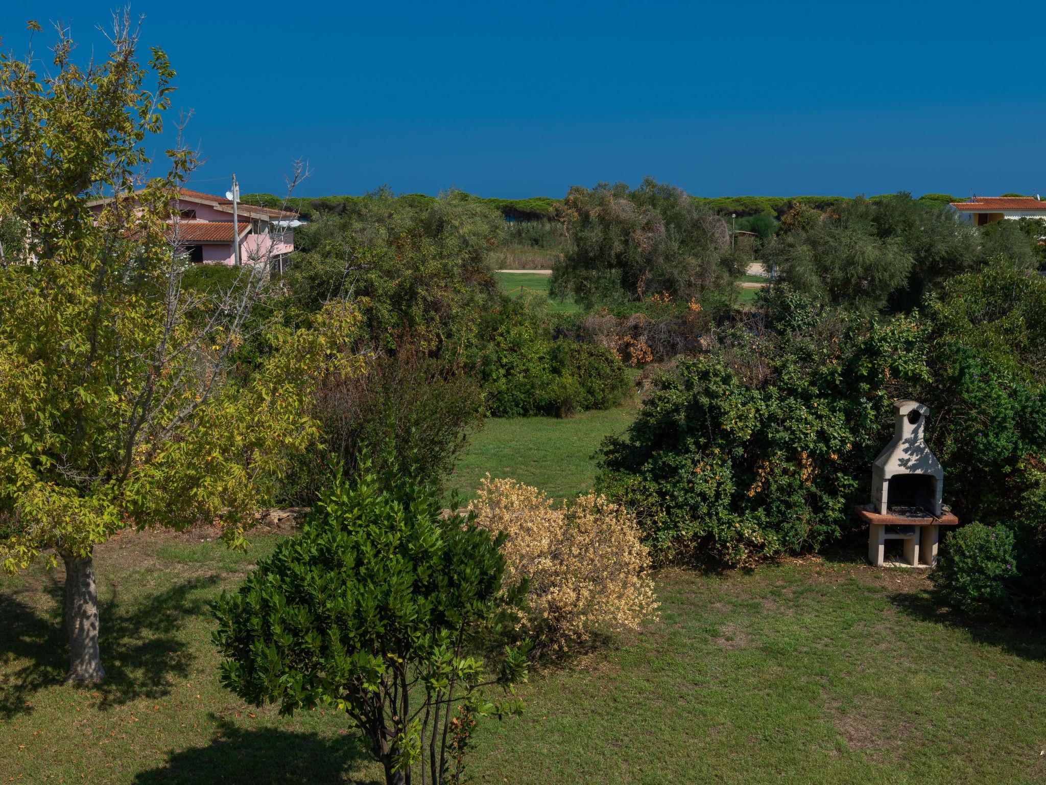 Foto 18 - Apartamento de 1 quarto em Budoni com jardim e vistas do mar