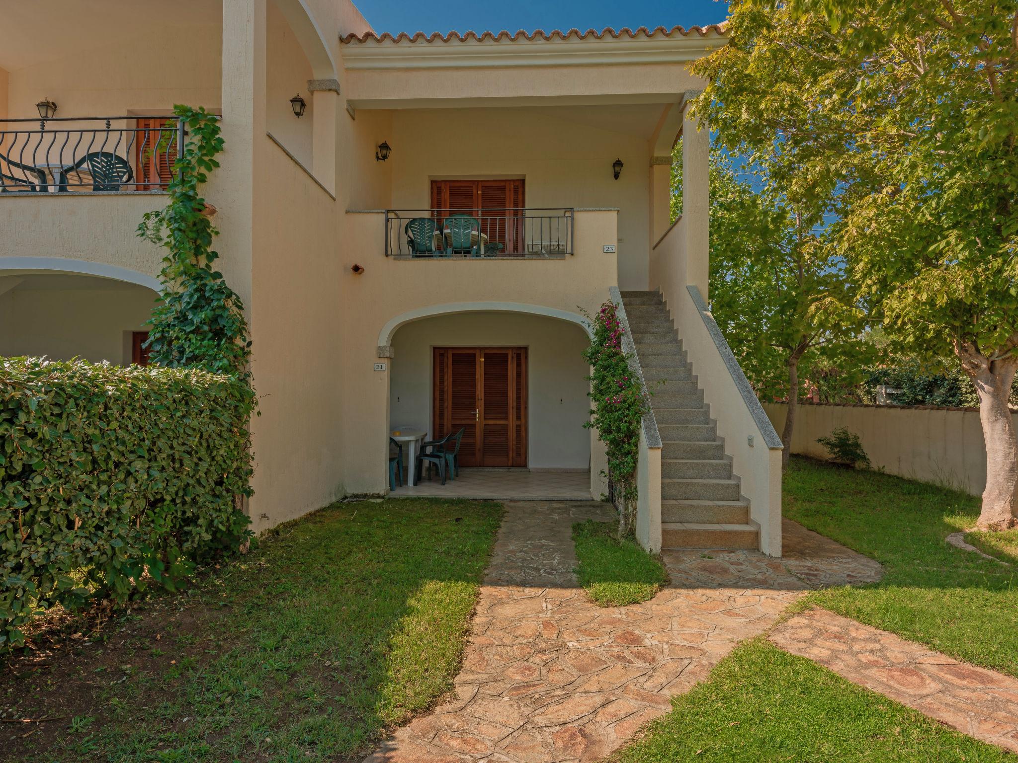 Photo 1 - Appartement de 2 chambres à Budoni avec jardin