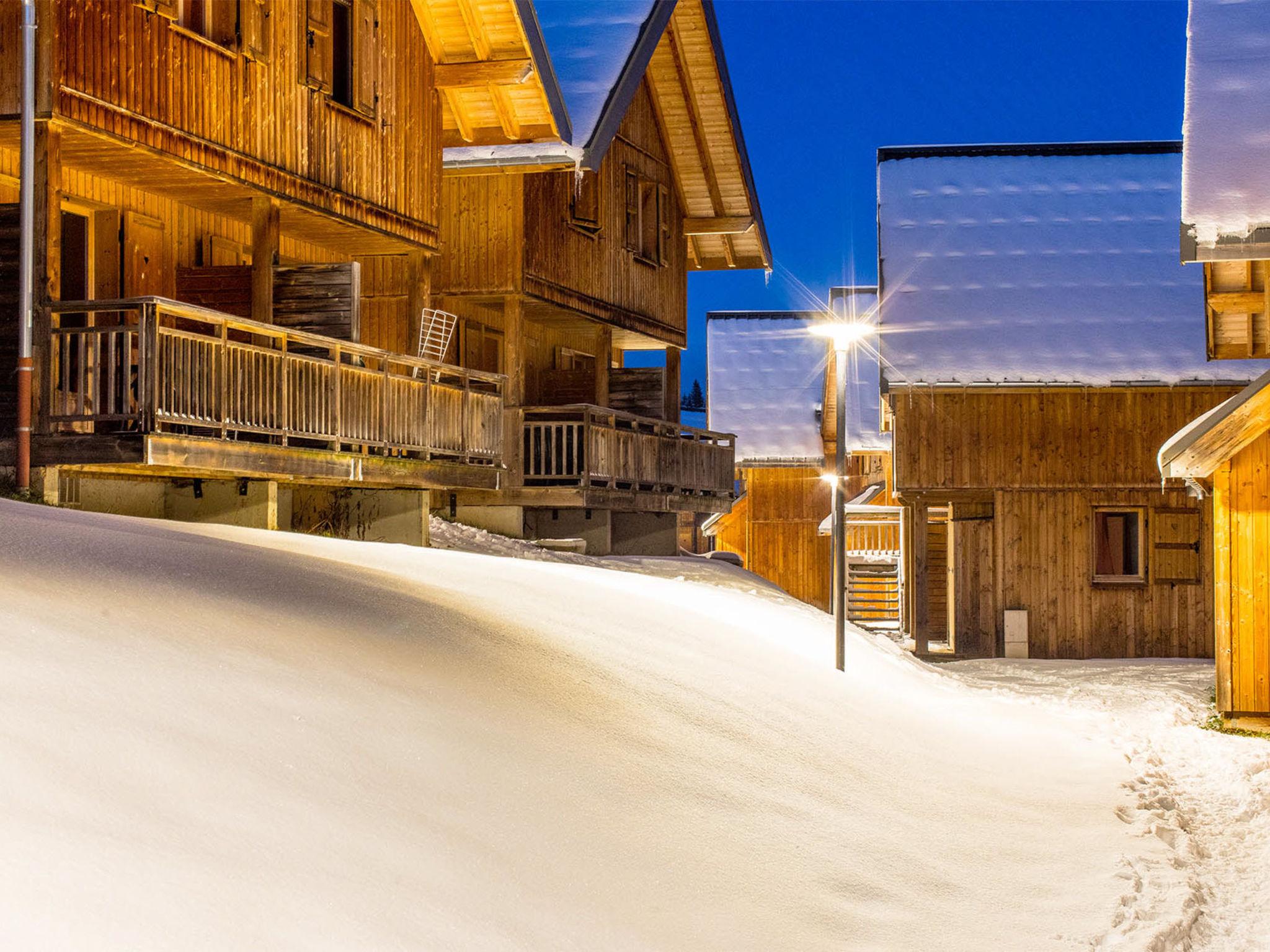 Foto 47 - Appartamento con 2 camere da letto a Les Déserts con piscina e vista sulle montagne