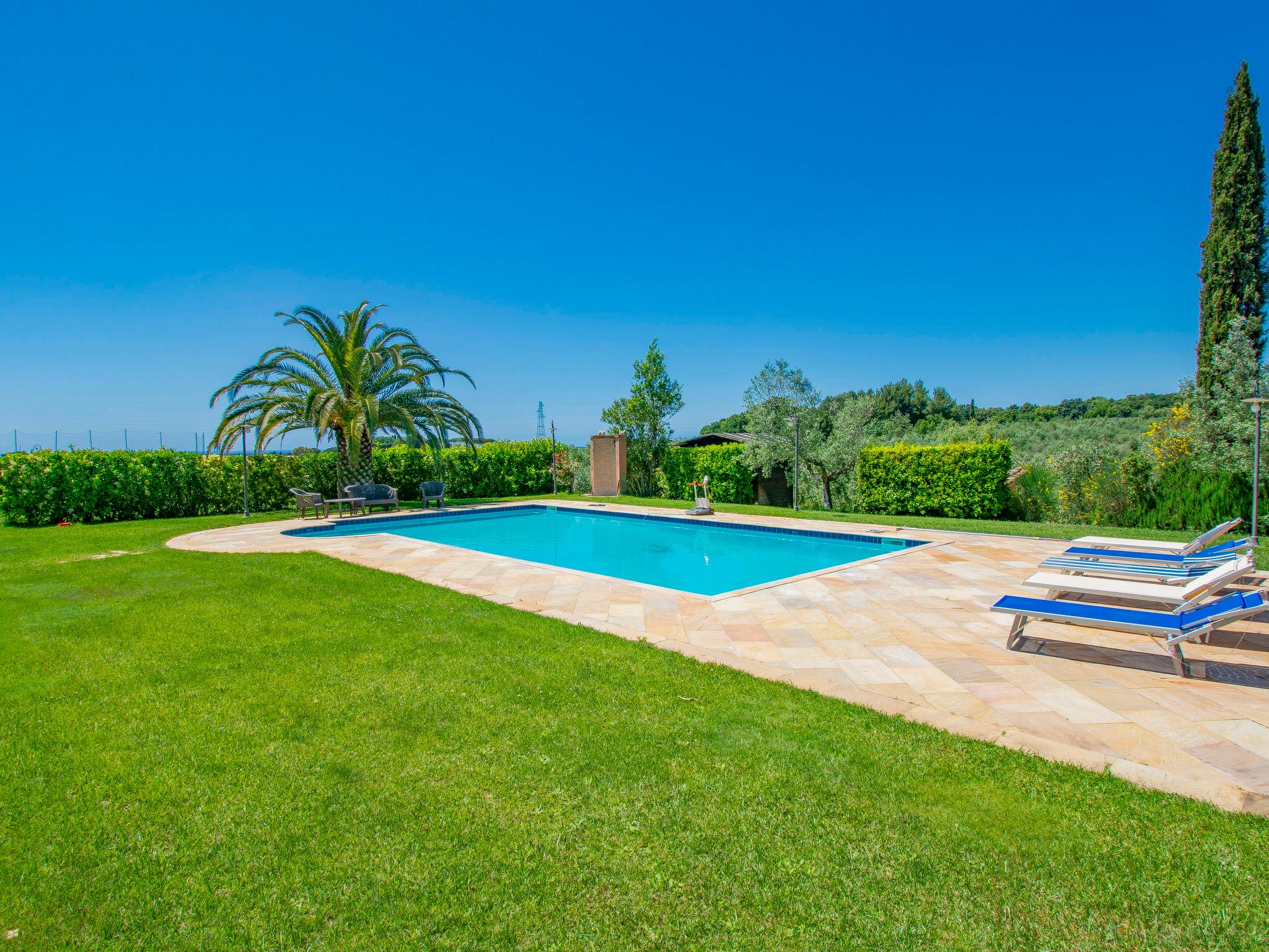 Foto 33 - Casa de 5 quartos em Cecina com piscina privada e jardim