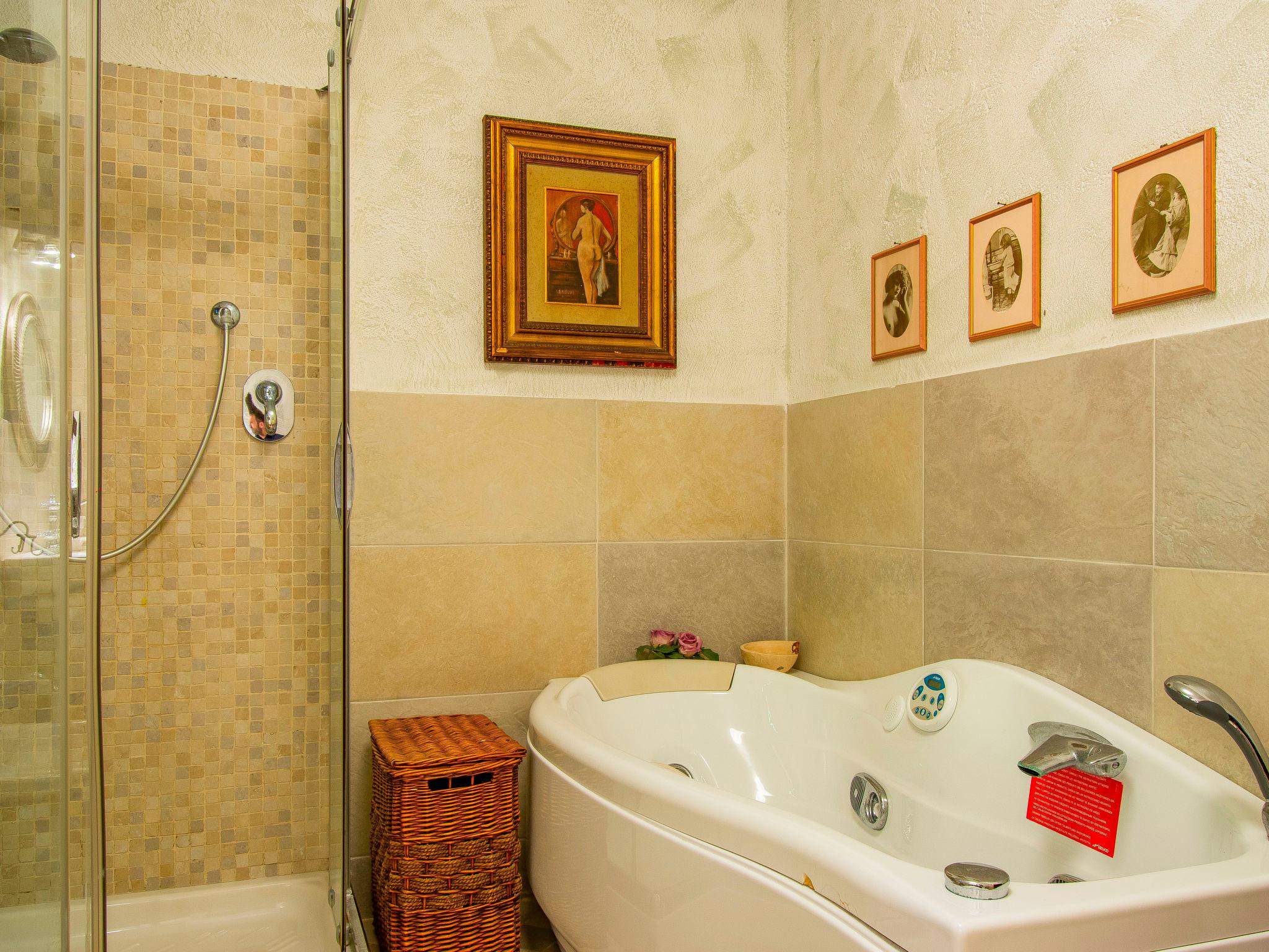 Photo 26 - 5 bedroom House in Cecina with private pool and garden