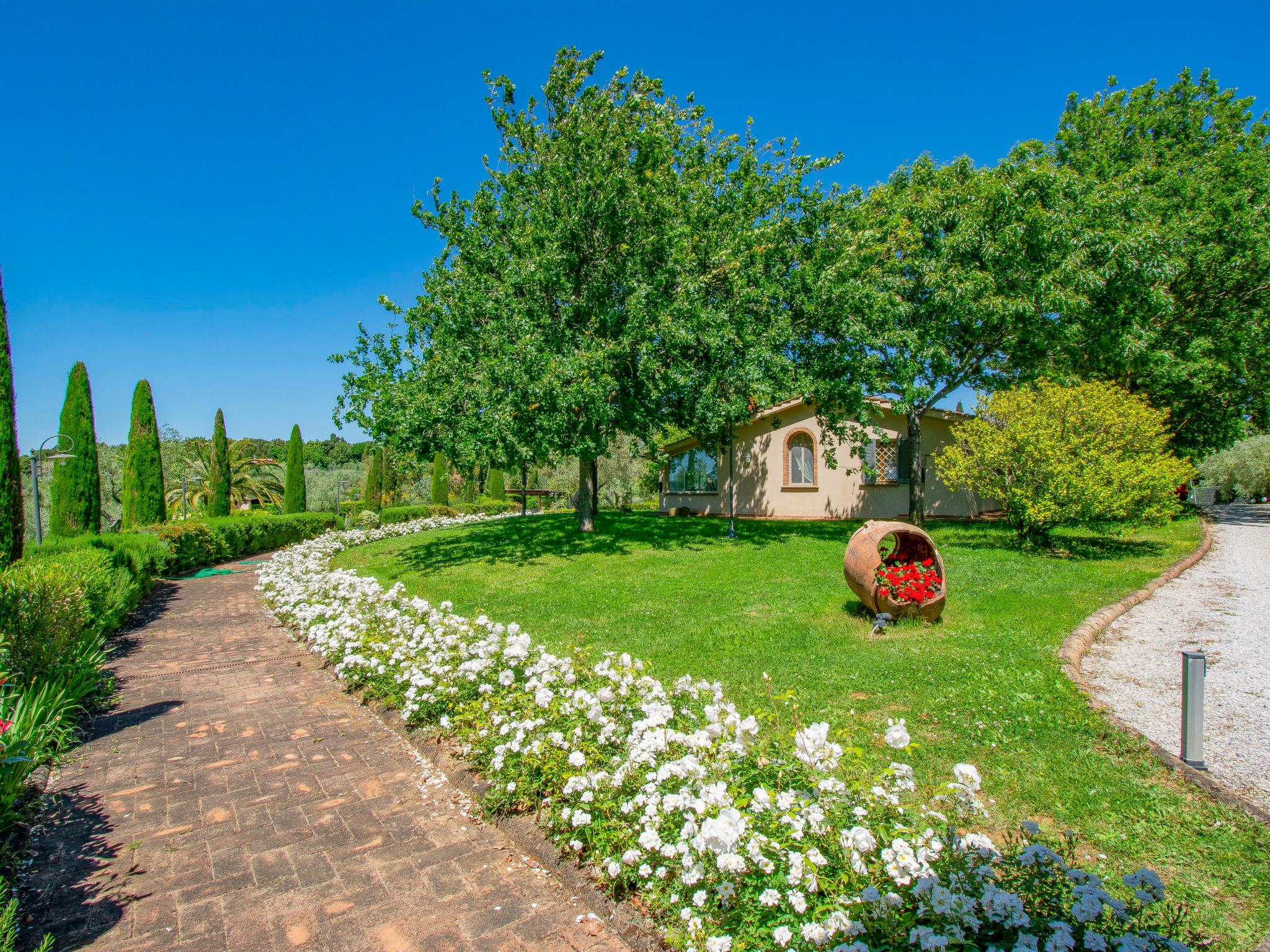 Photo 29 - Maison de 5 chambres à Cecina avec piscine privée et jardin