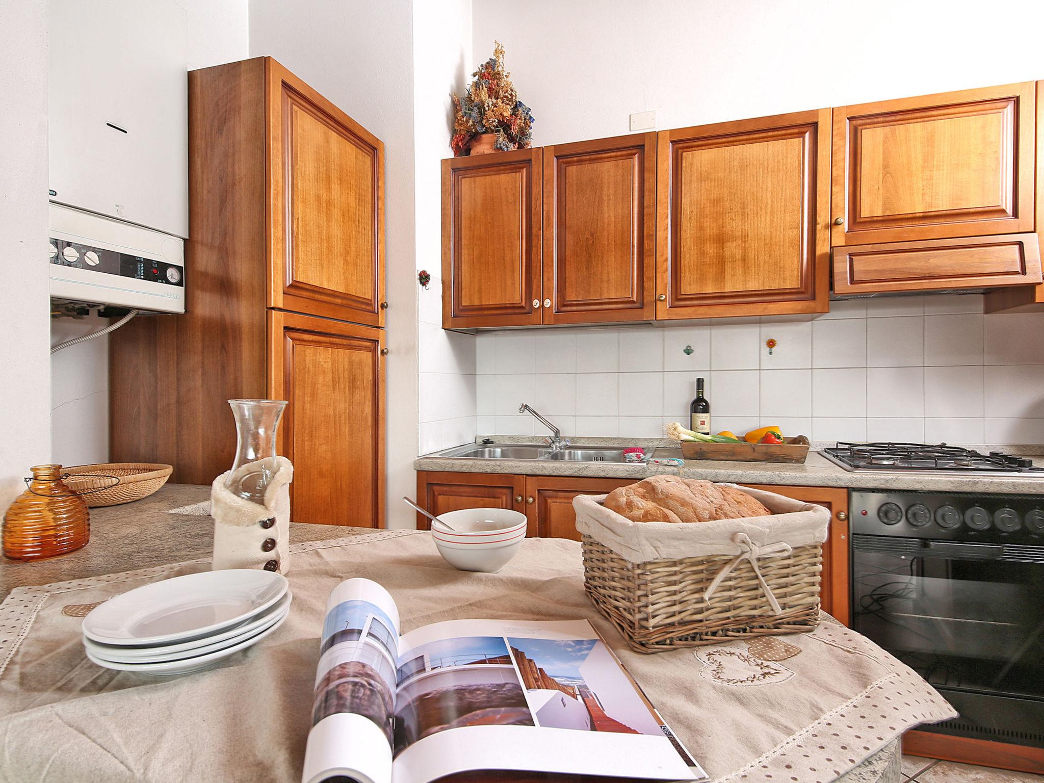 Photo 7 - 3 bedroom Apartment in Salò with swimming pool and garden