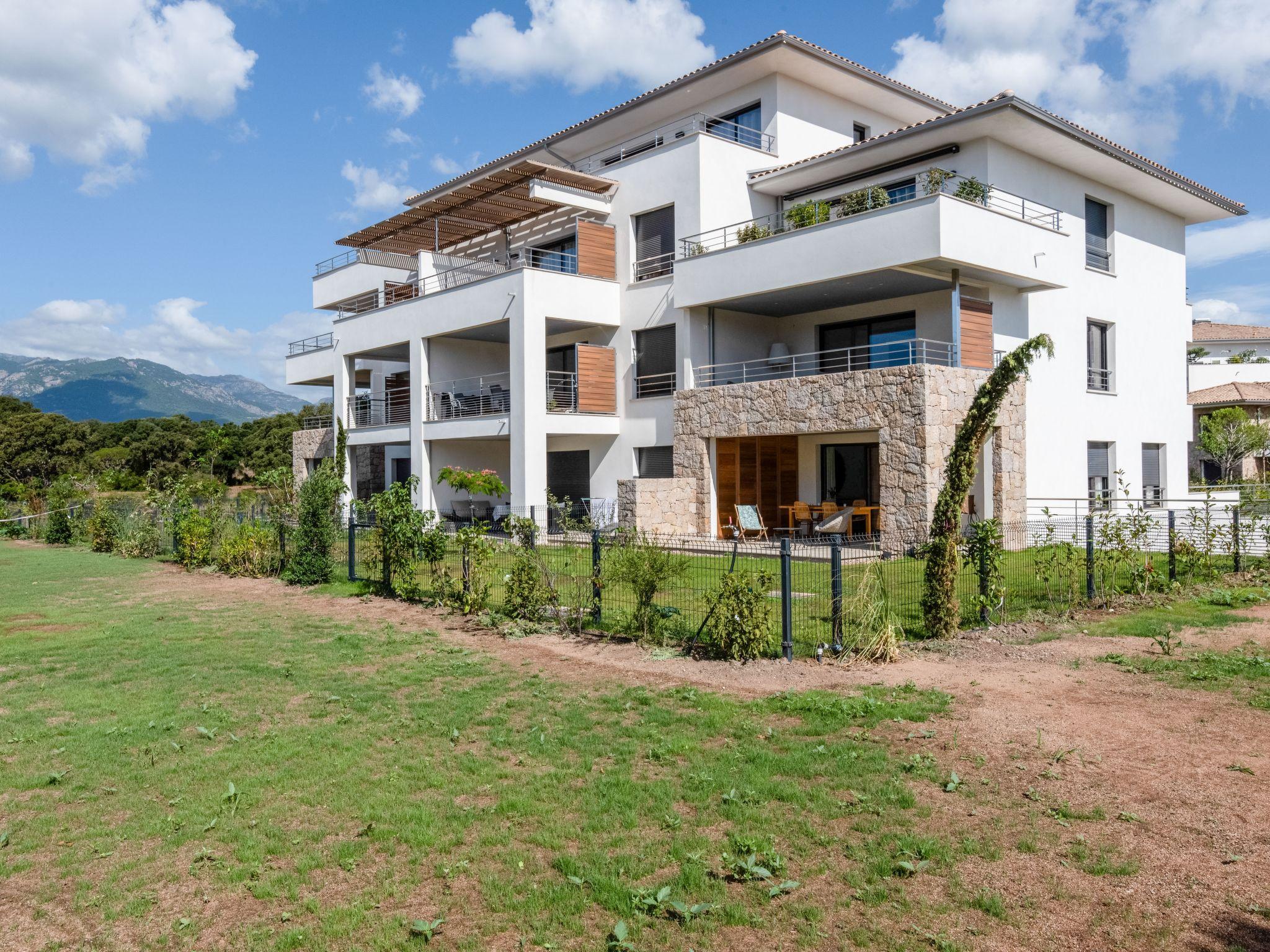 Foto 25 - Appartamento con 2 camere da letto a Porto-Vecchio con piscina e vista mare