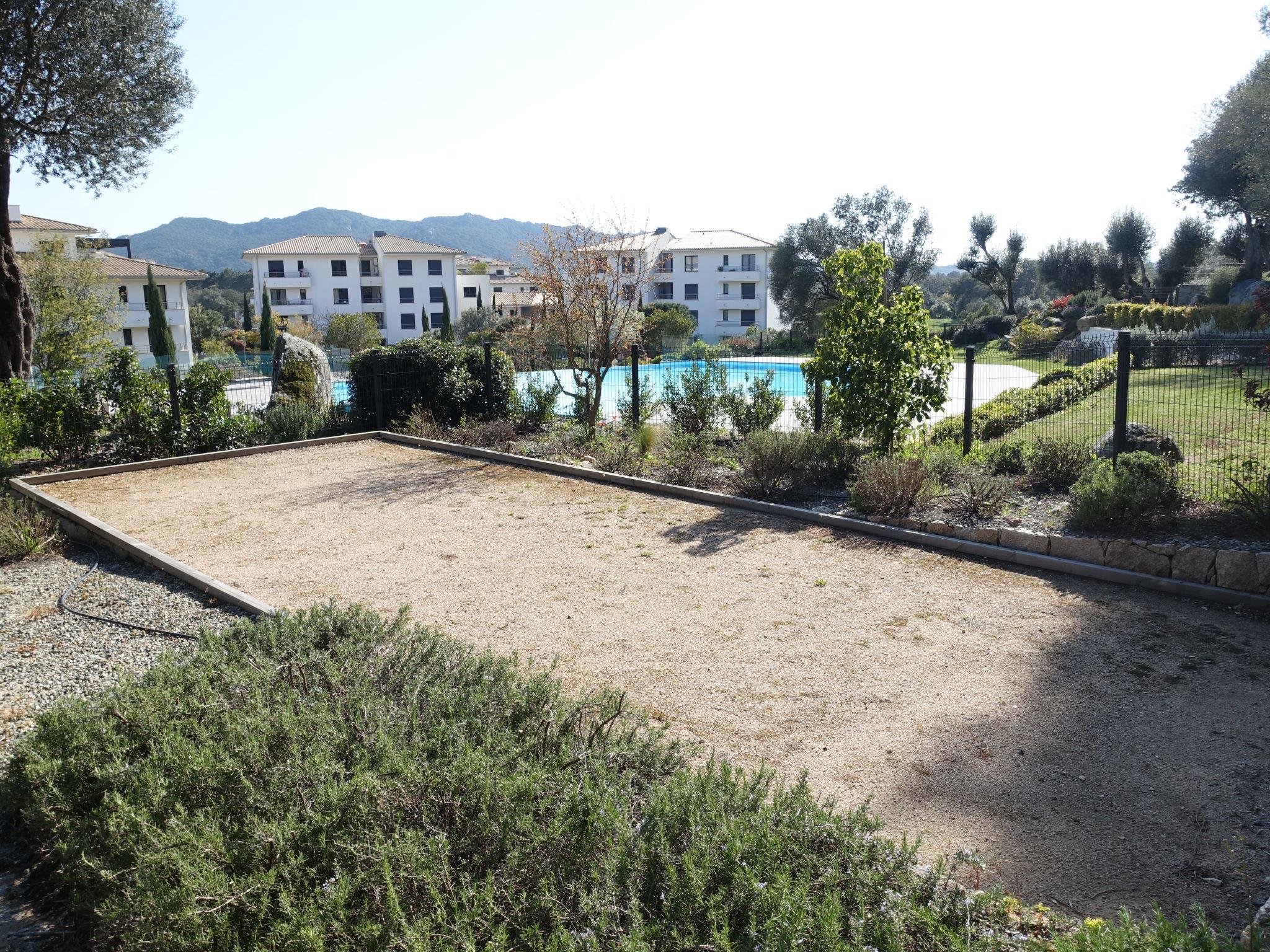 Photo 11 - 4 bedroom Apartment in Porto-Vecchio with swimming pool and garden