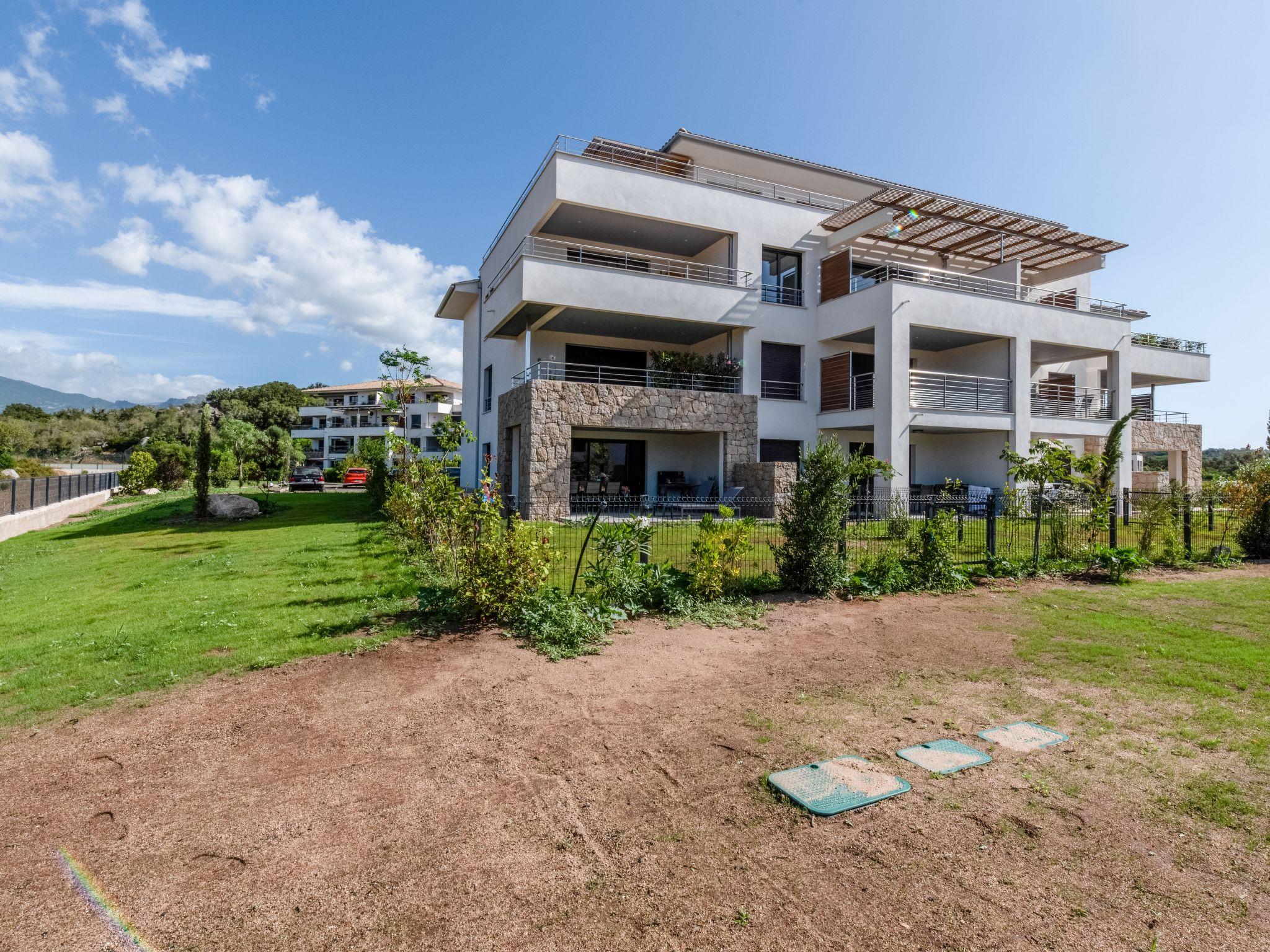 Foto 25 - Appartamento con 1 camera da letto a Porto-Vecchio con piscina e giardino