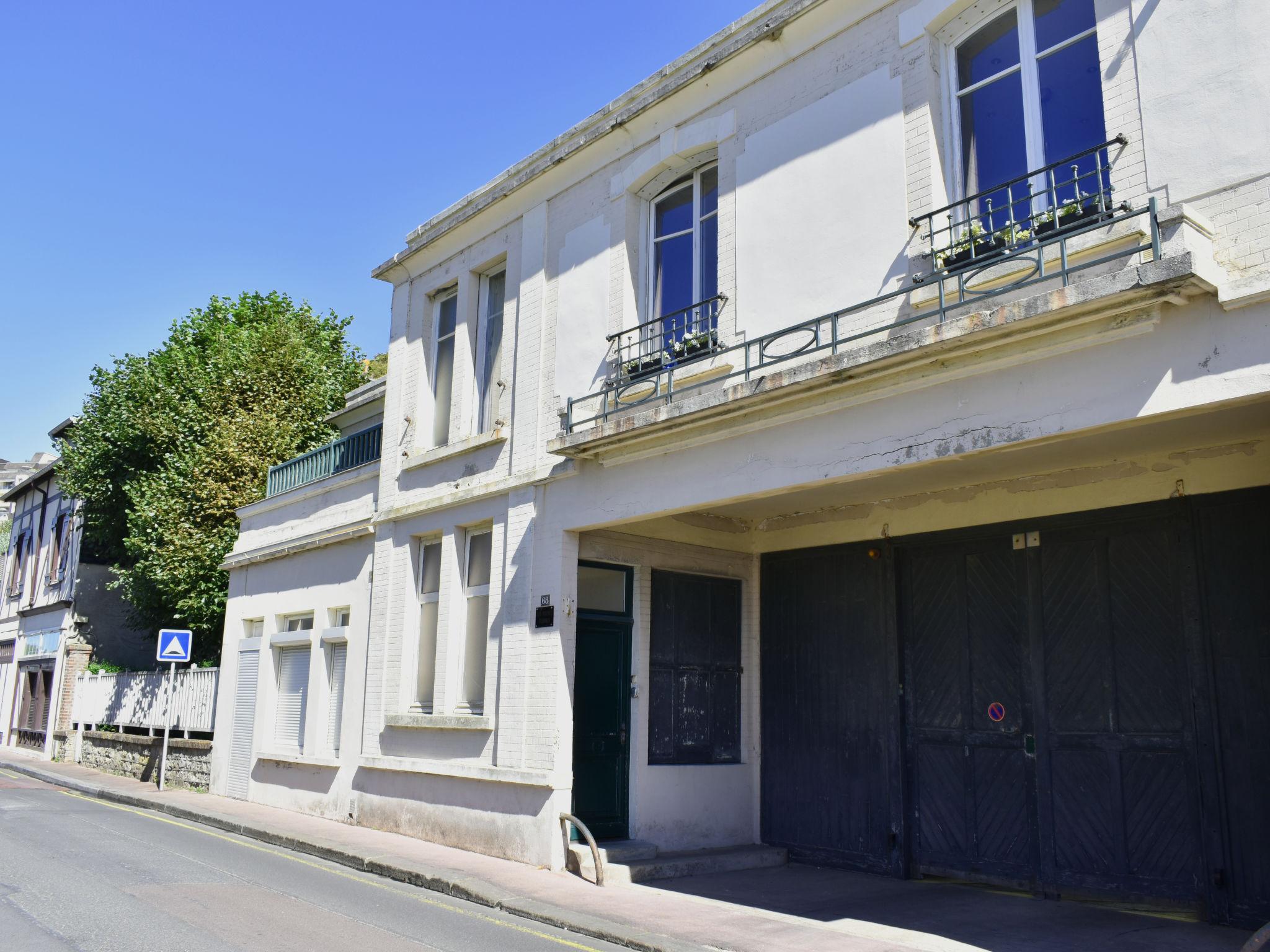 Foto 21 - Apartamento de 2 quartos em Trouville-sur-Mer com terraço