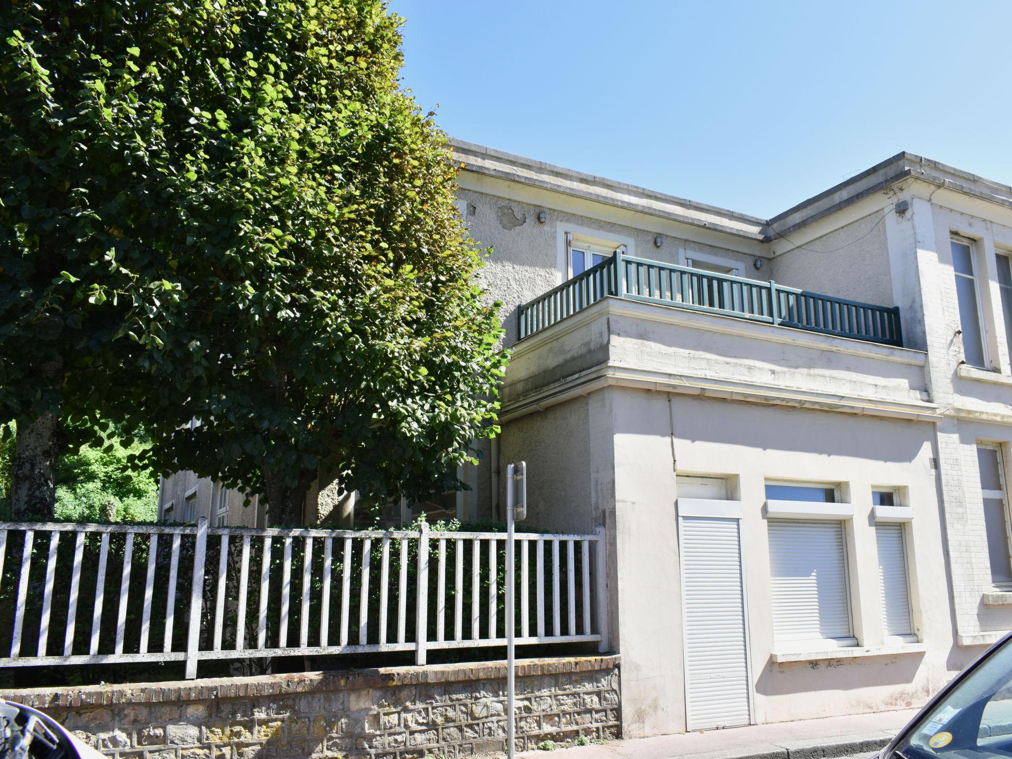 Photo 20 - 2 bedroom Apartment in Trouville-sur-Mer with terrace and sea view