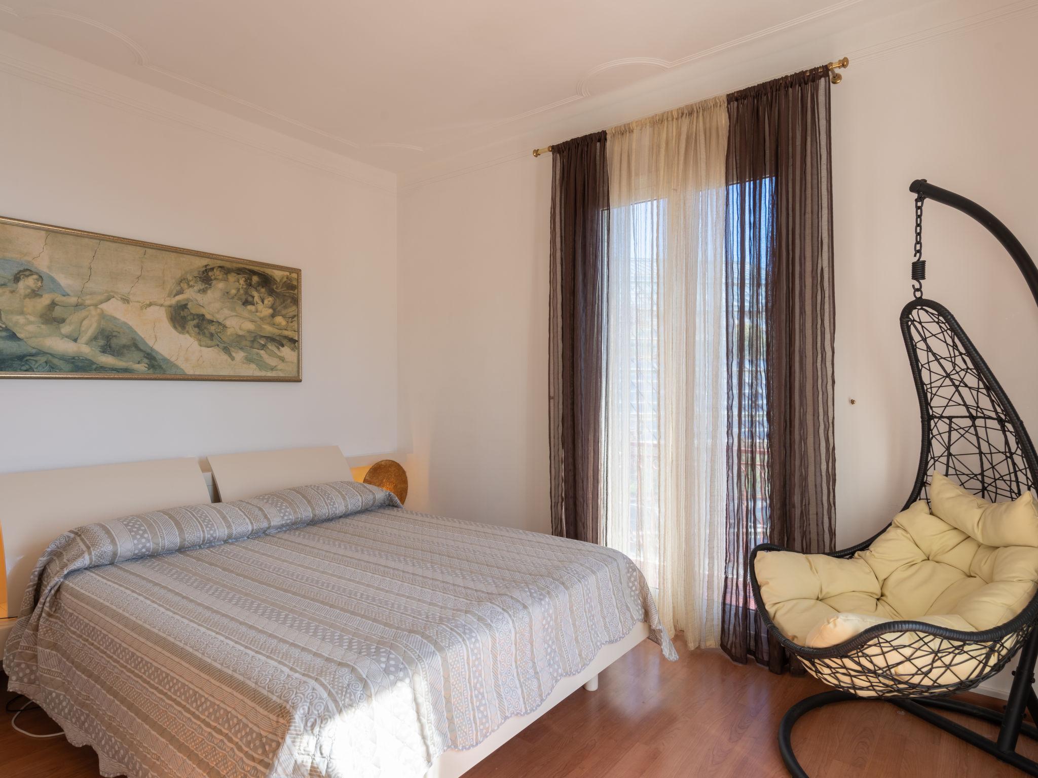 Foto 9 - Appartamento con 2 camere da letto a Sanremo con giardino e vista mare