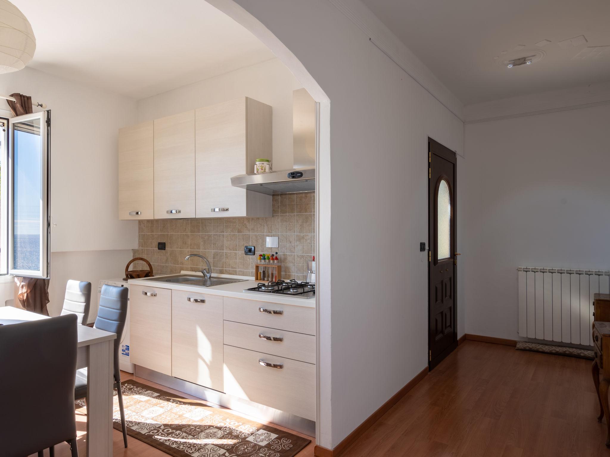 Foto 4 - Appartamento con 2 camere da letto a Sanremo con giardino e vista mare