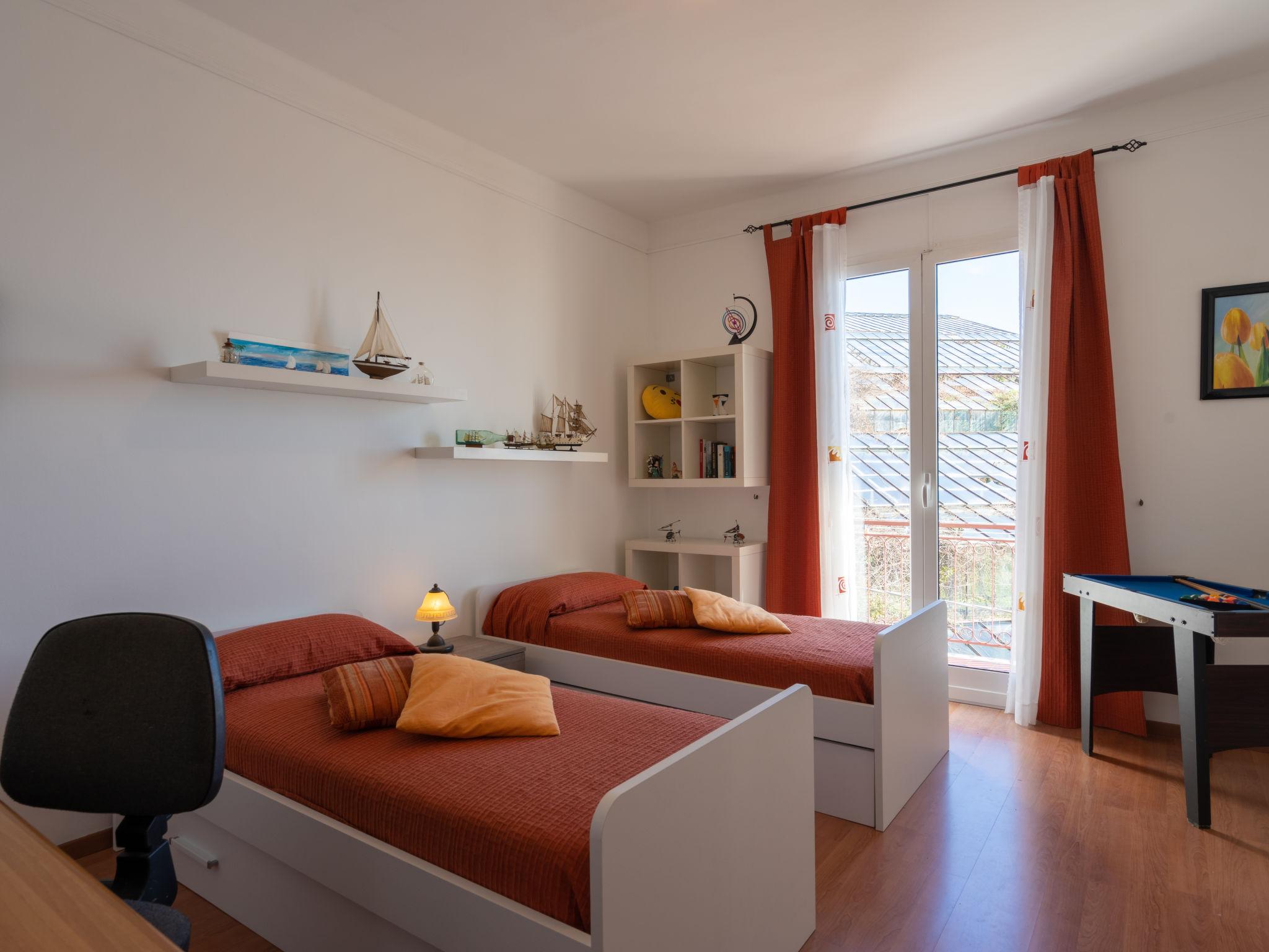 Foto 21 - Appartamento con 3 camere da letto a Sanremo con giardino e vista mare