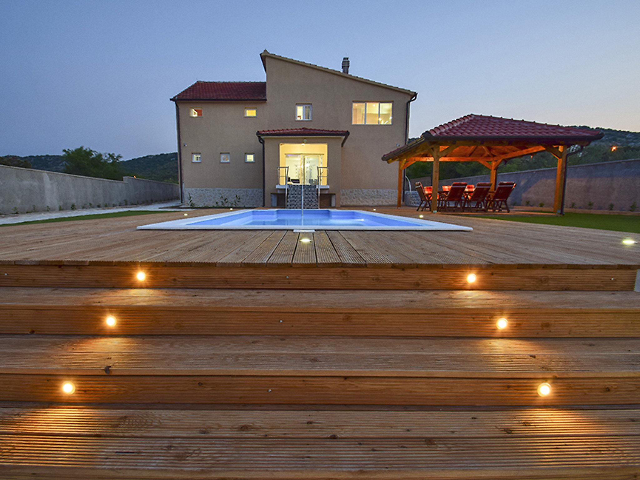 Photo 35 - Maison de 5 chambres à Vodice avec piscine privée et jardin