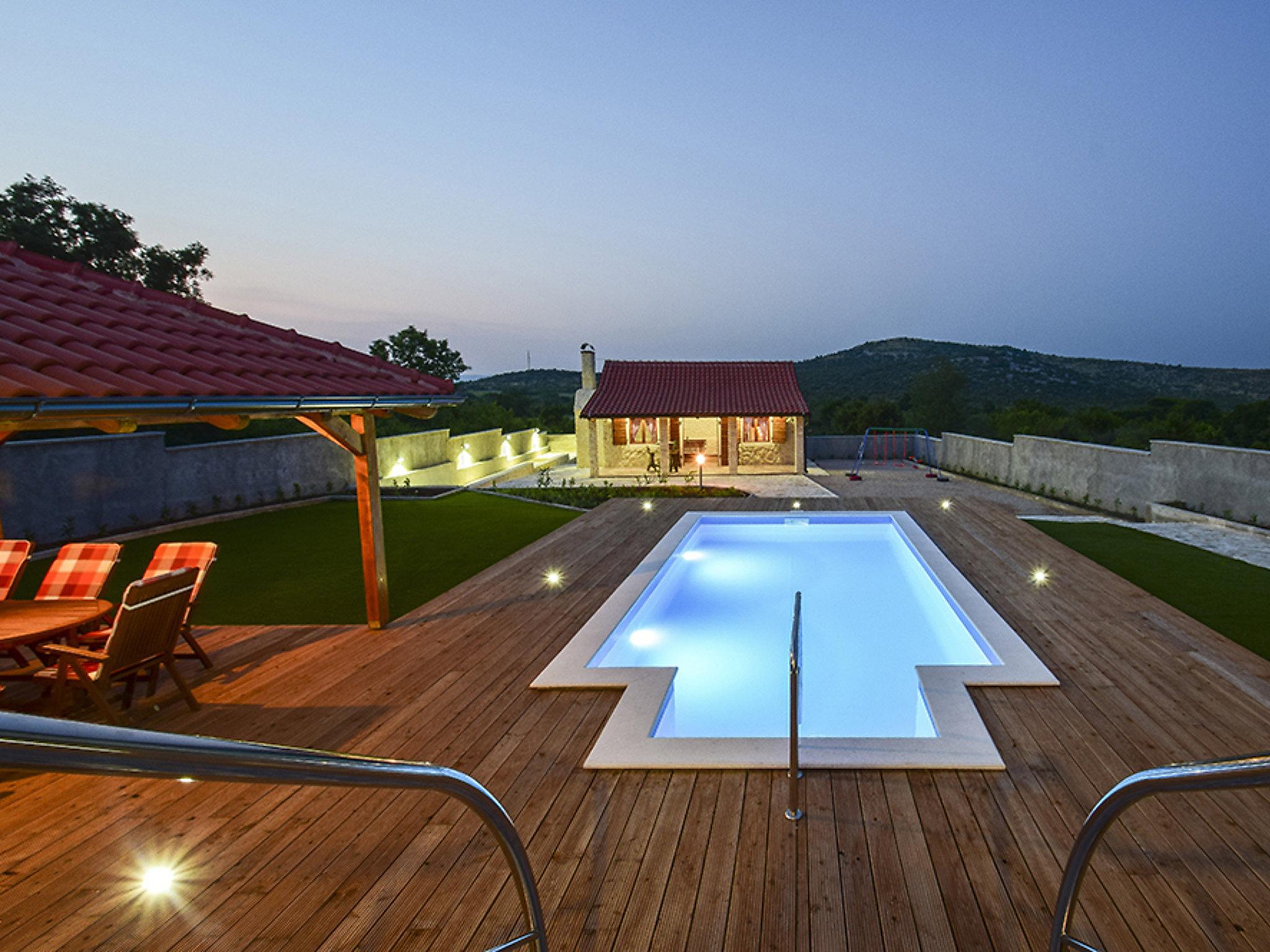 Photo 36 - 5 bedroom House in Vodice with private pool and garden