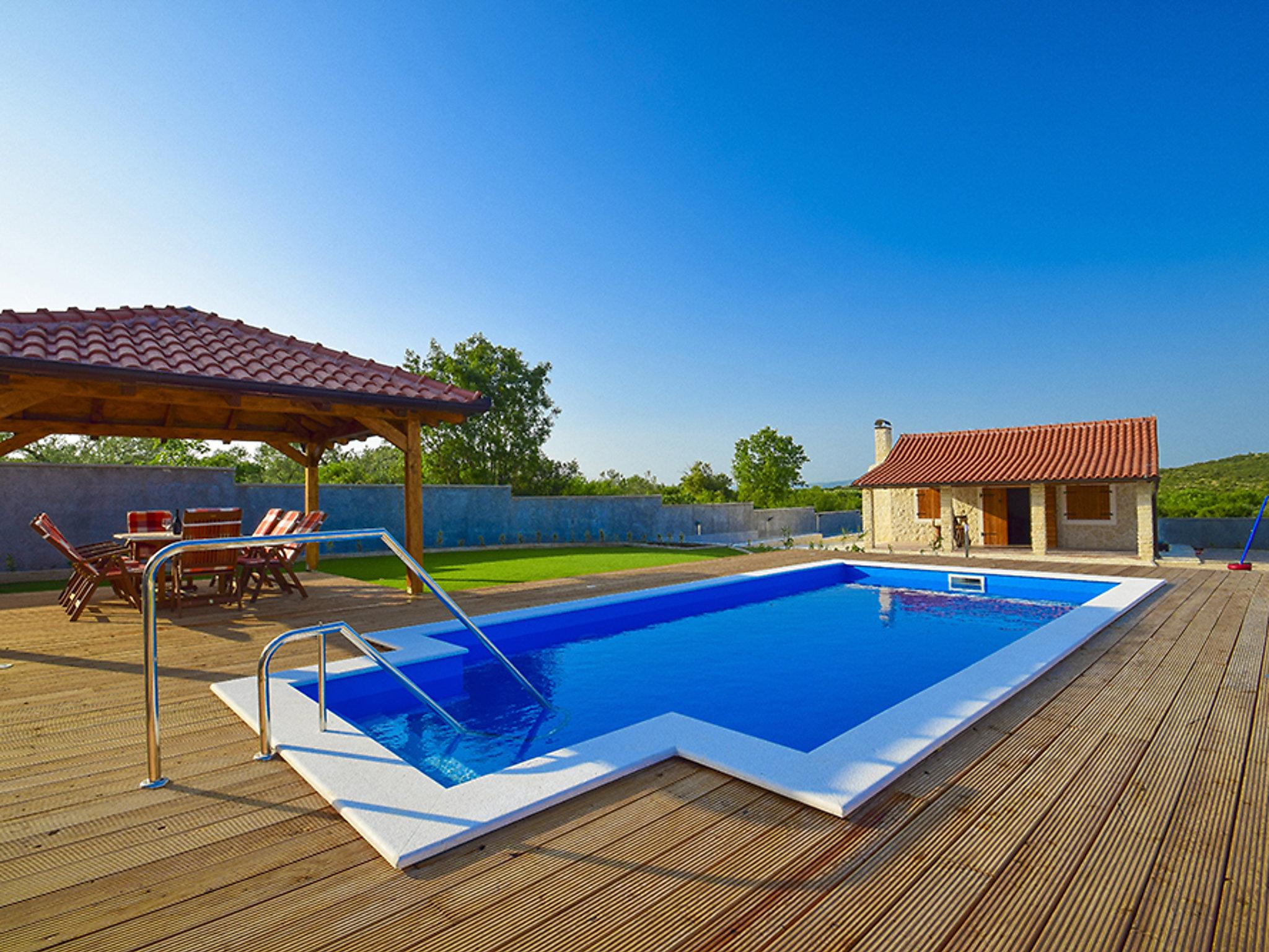 Photo 3 - Maison de 5 chambres à Vodice avec piscine privée et vues à la mer