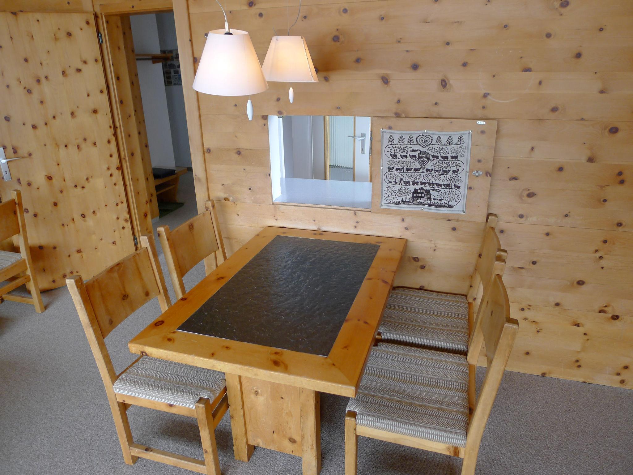 Foto 3 - Appartamento con 1 camera da letto a Davos con piscina e vista sulle montagne