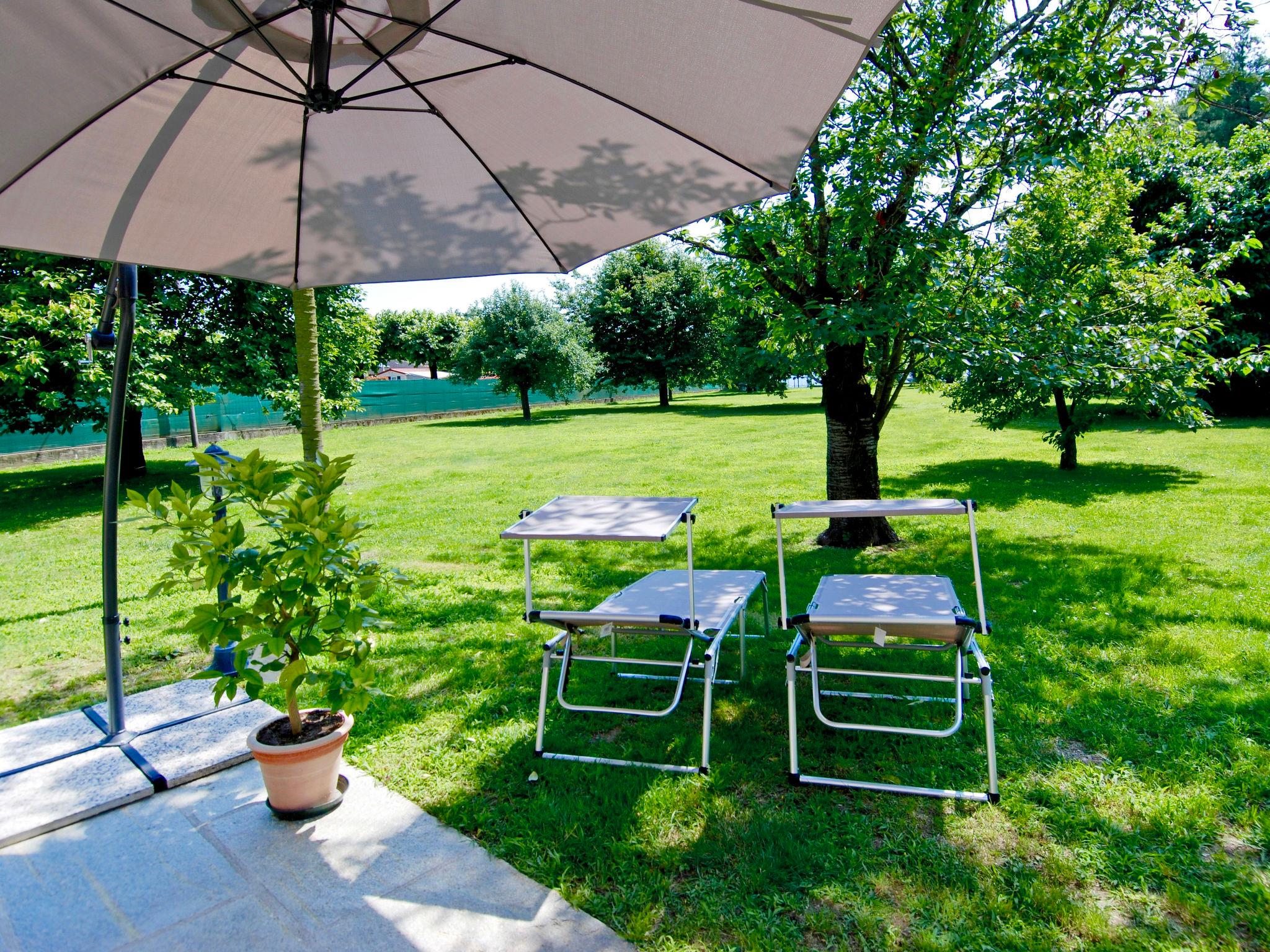 Photo 4 - Maison de 1 chambre à Pettenasco avec jardin et vues sur la montagne