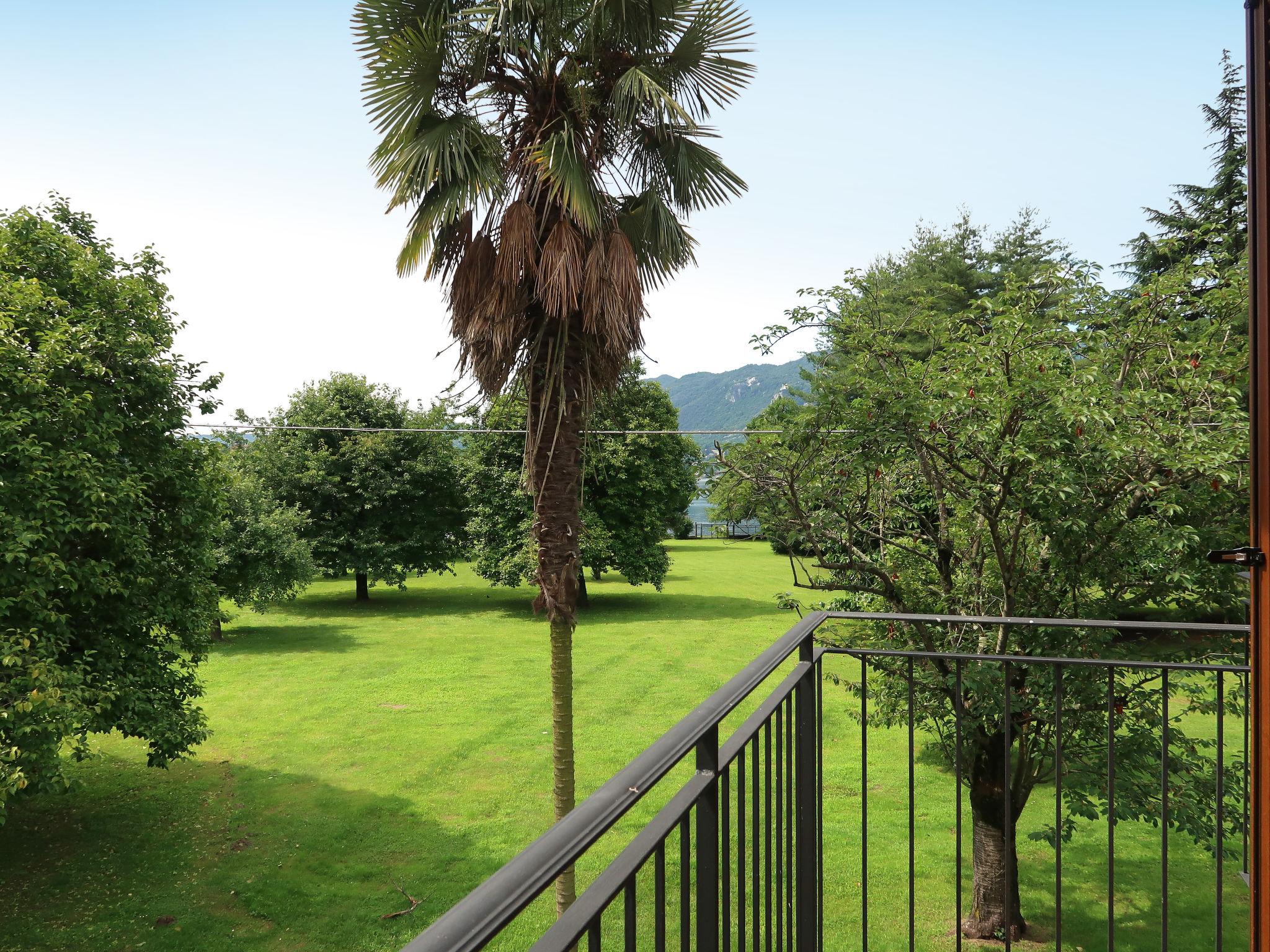 Photo 17 - Maison de 1 chambre à Pettenasco avec jardin et terrasse