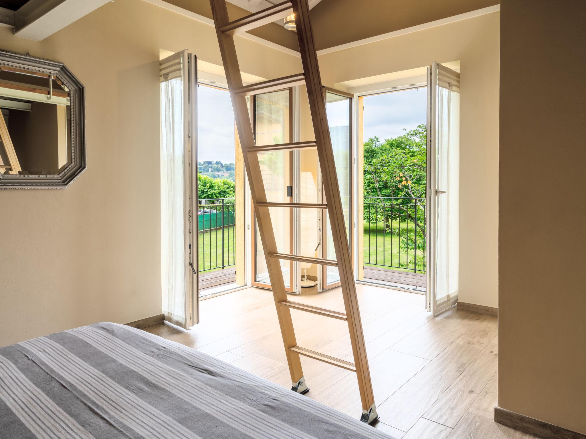 Photo 11 - Maison de 1 chambre à Pettenasco avec jardin et terrasse