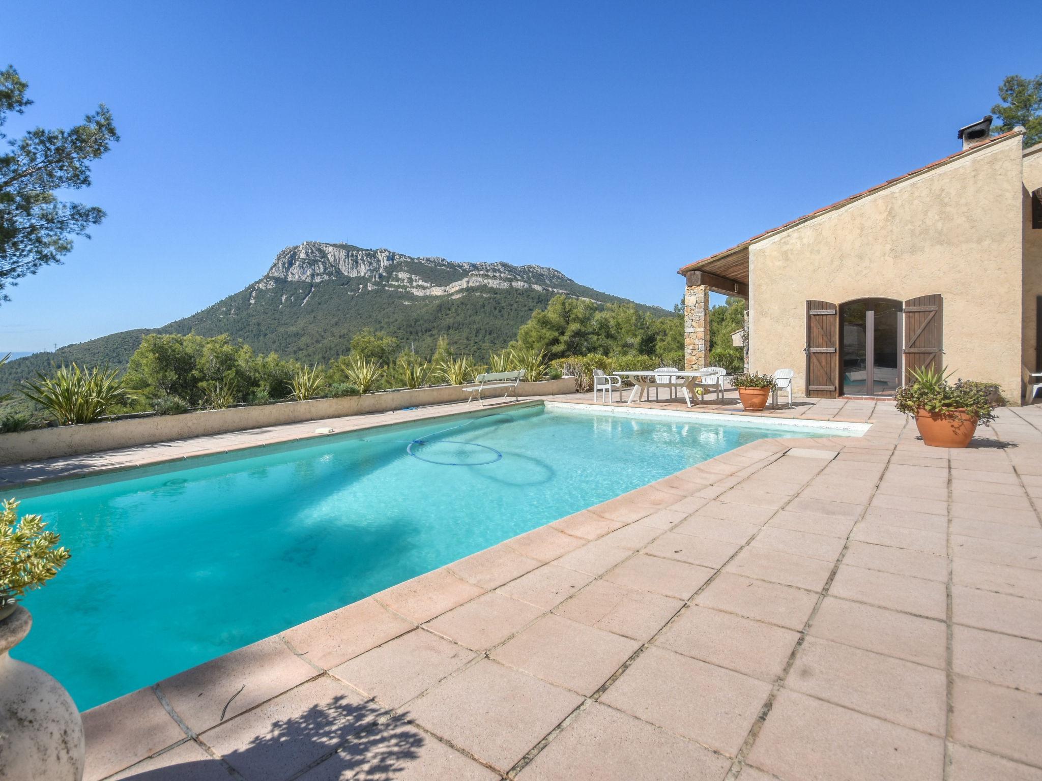 Photo 12 - Maison de 4 chambres à Solliès-Ville avec piscine privée et jardin