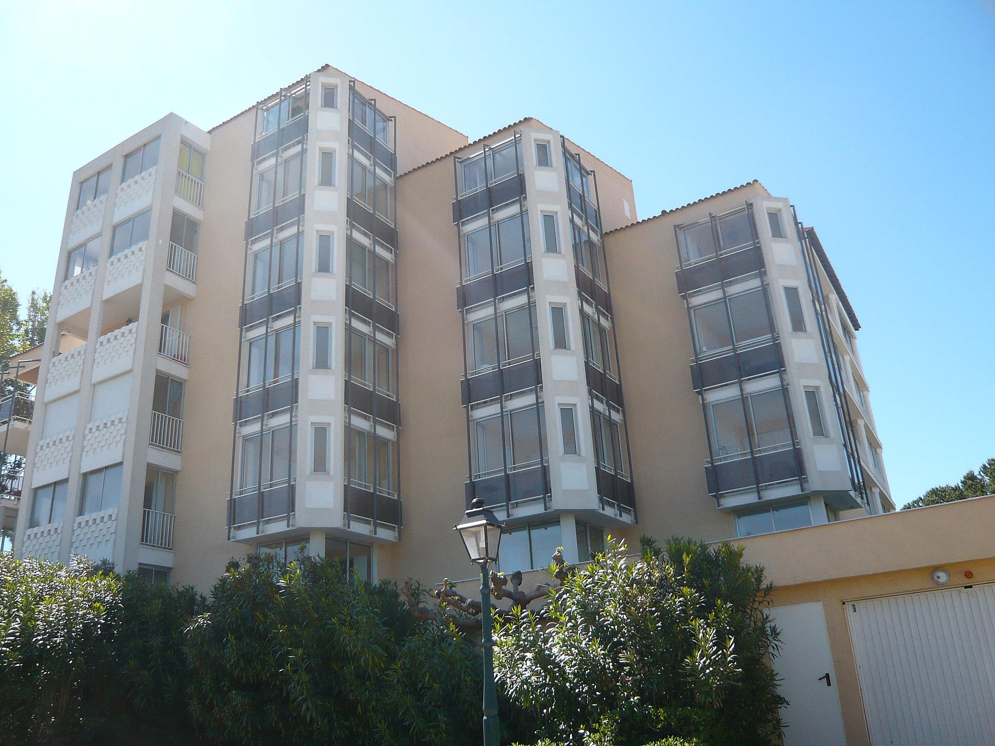 Photo 16 - Appartement de 2 chambres à Six-Fours-les-Plages avec piscine et jardin