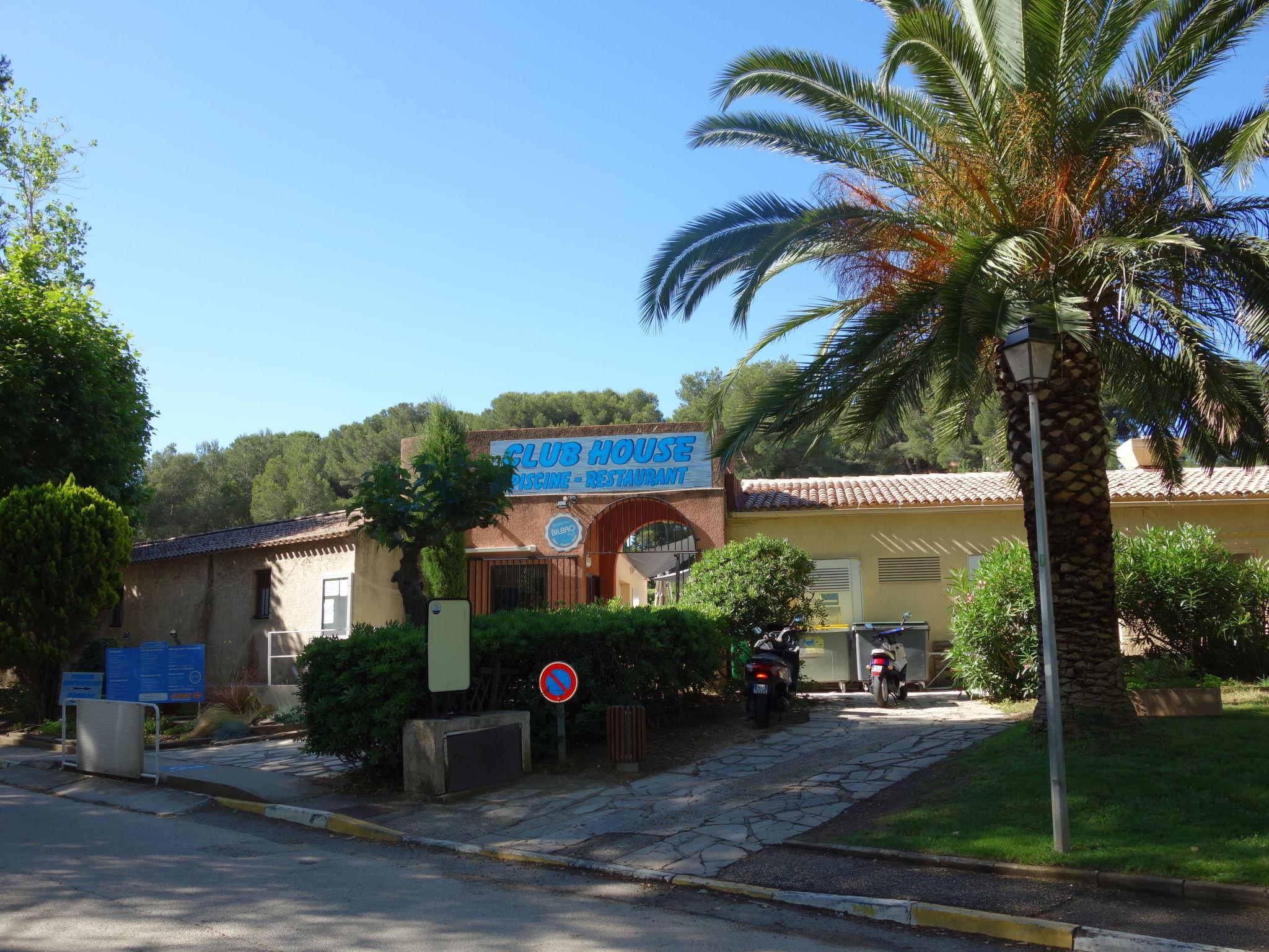 Photo 19 - Appartement de 2 chambres à Six-Fours-les-Plages avec piscine et jardin