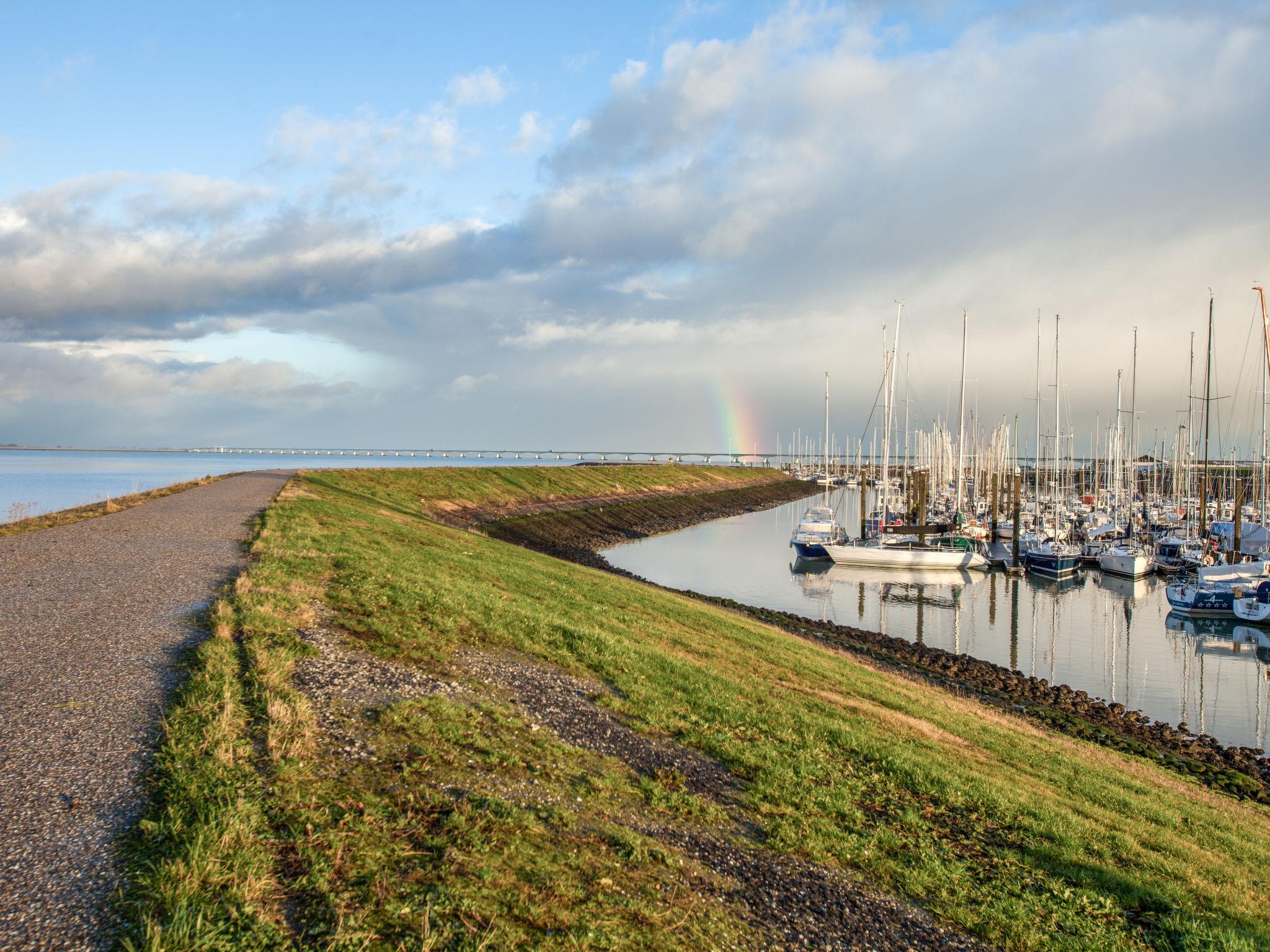 Photo 3 - 5 bedroom House in Colijnsplaat with terrace and sea view