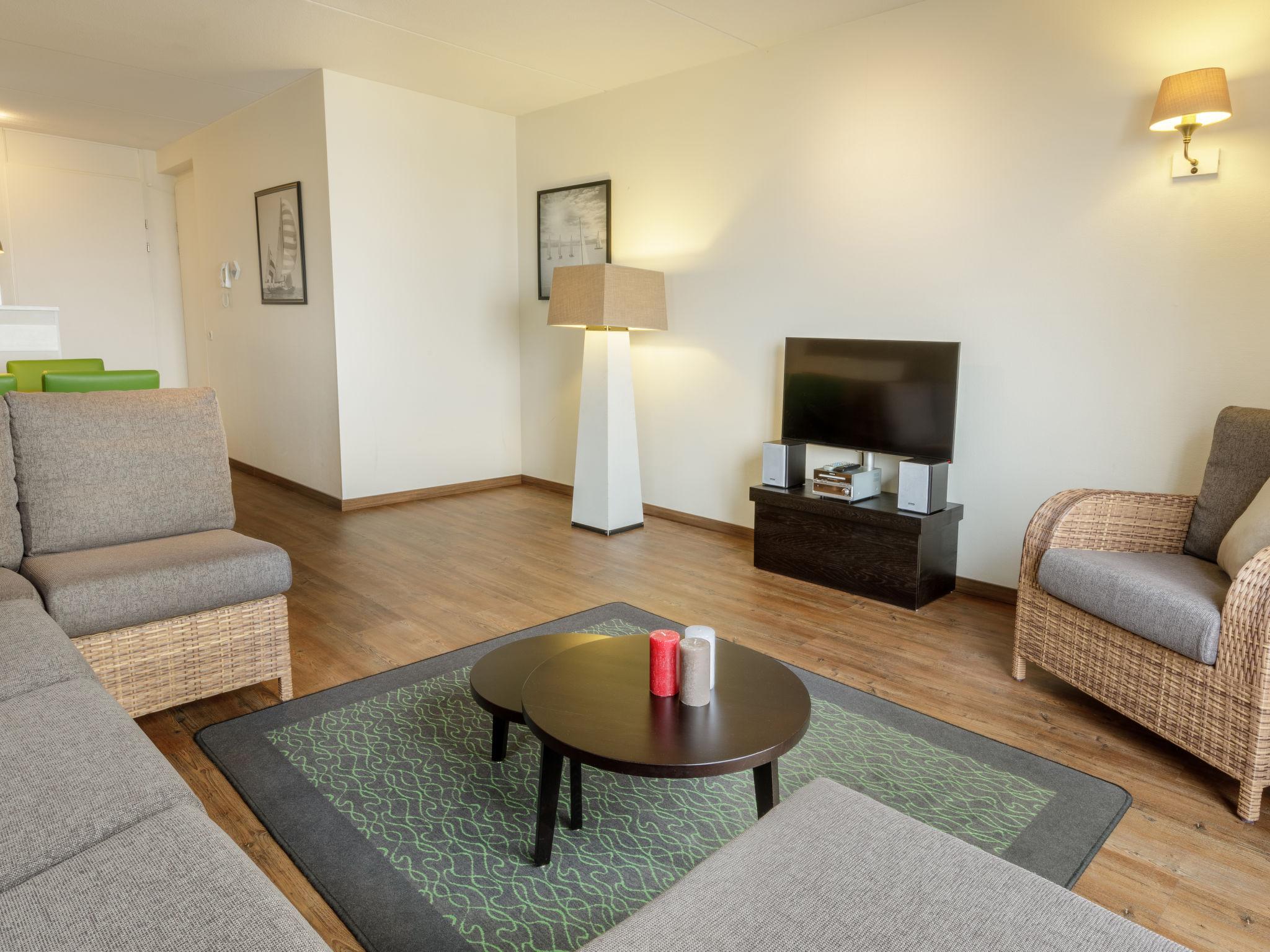 Foto 6 - Appartamento con 3 camere da letto a Zeewolde con piscina e terrazza