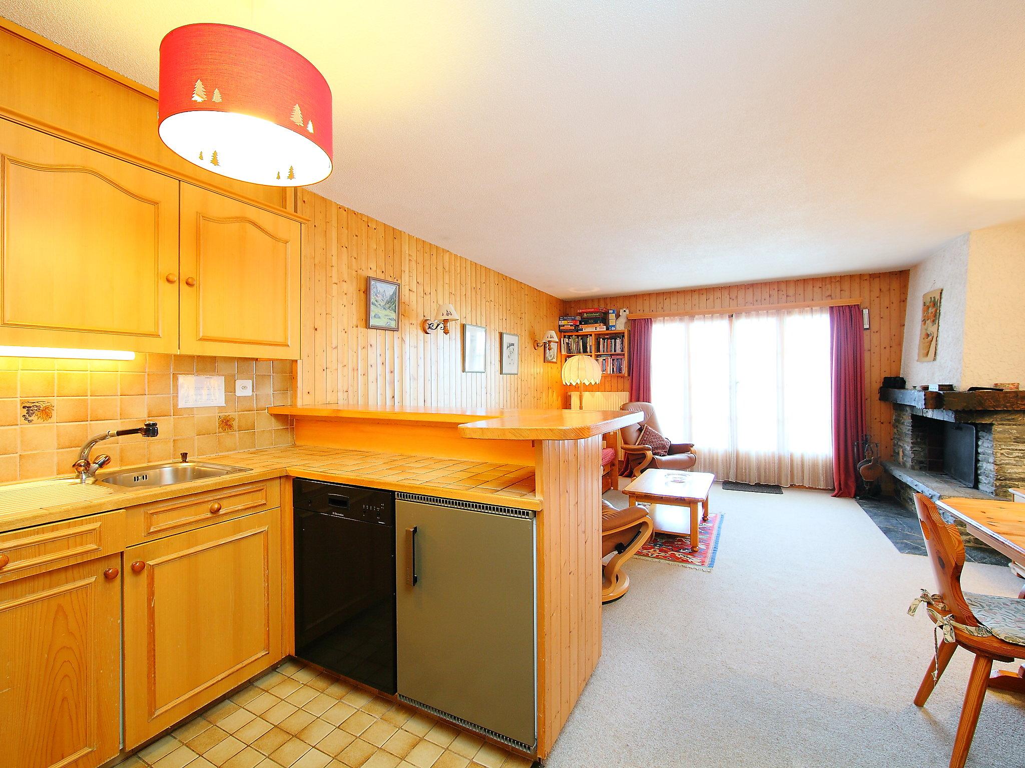 Foto 9 - Apartamento de 1 quarto em Ollon com sauna e vista para a montanha