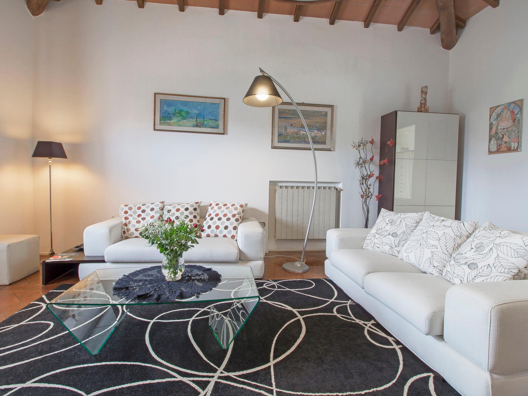 Photo 14 - 2 bedroom House in Pietrasanta with garden