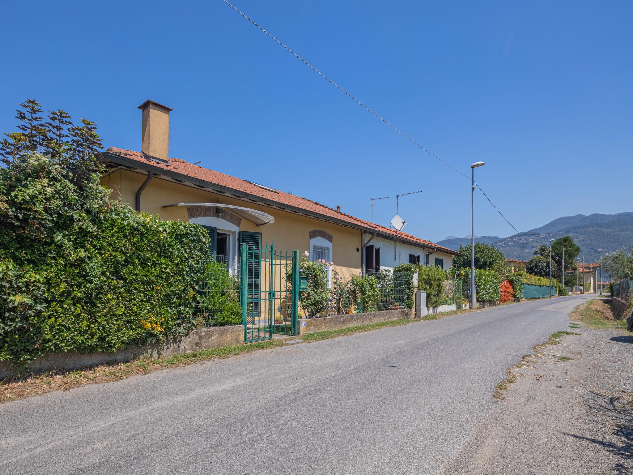 Foto 20 - Haus mit 2 Schlafzimmern in Pietrasanta mit garten und blick aufs meer