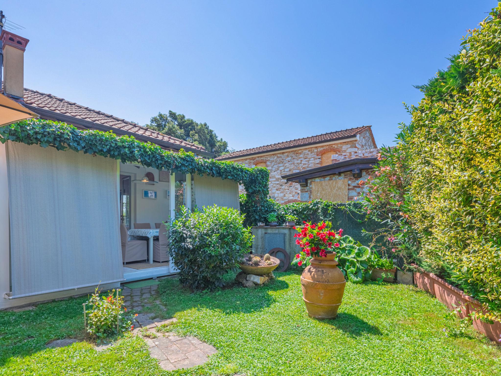 Foto 17 - Haus mit 2 Schlafzimmern in Pietrasanta mit garten und blick aufs meer