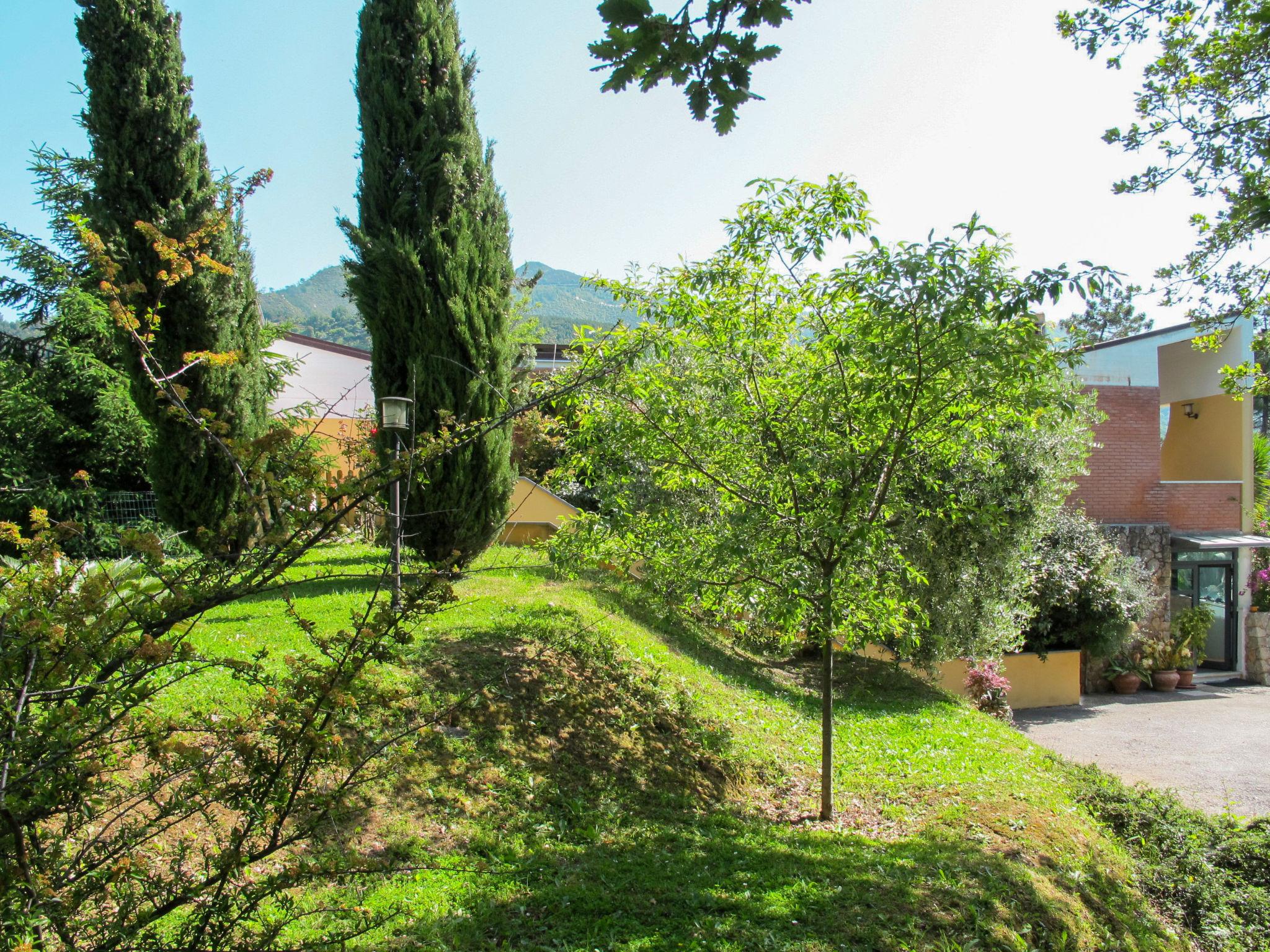 Foto 30 - Appartamento con 2 camere da letto a Montignoso con giardino e terrazza