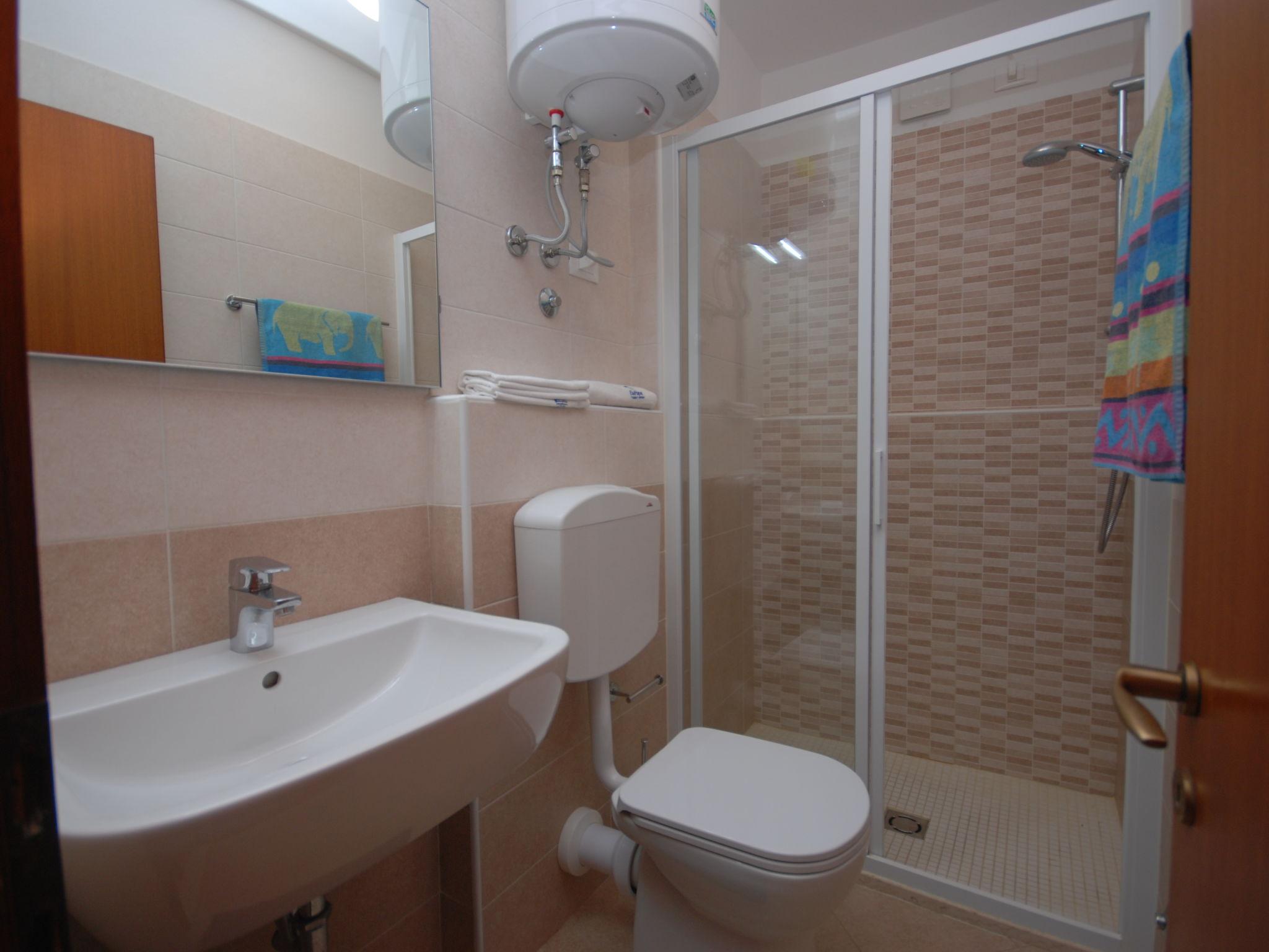 Photo 5 - 1 bedroom Apartment in Lignano Sabbiadoro with swimming pool and terrace