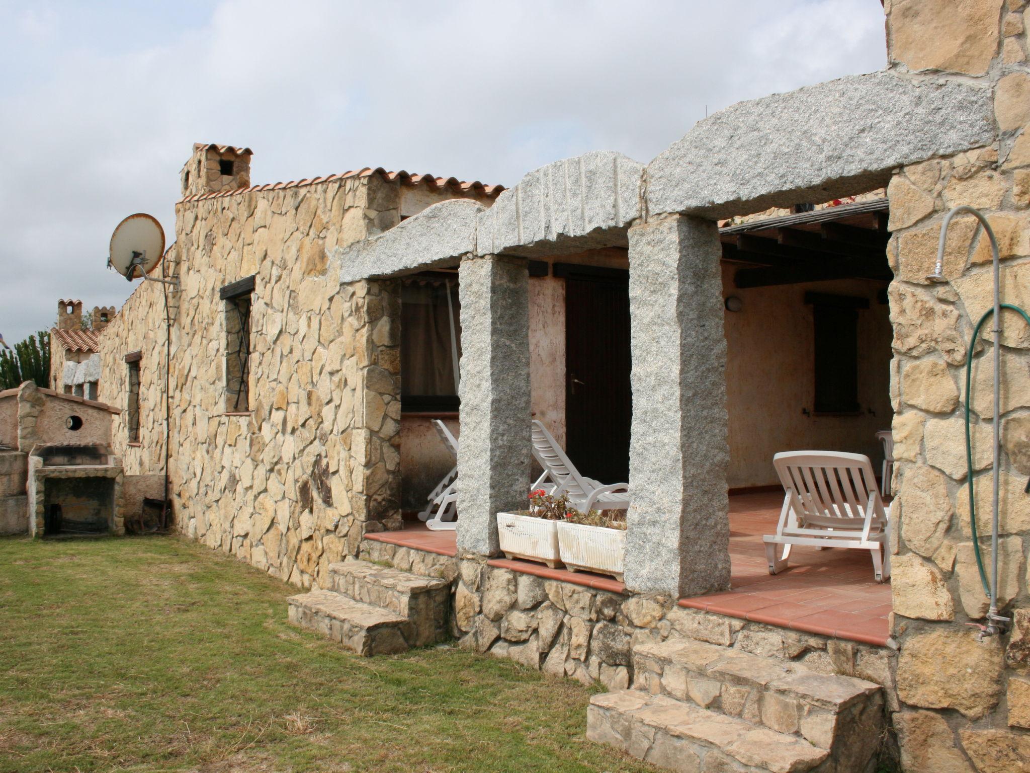 Photo 3 - Maison de 4 chambres à Castiadas avec jardin et vues à la mer