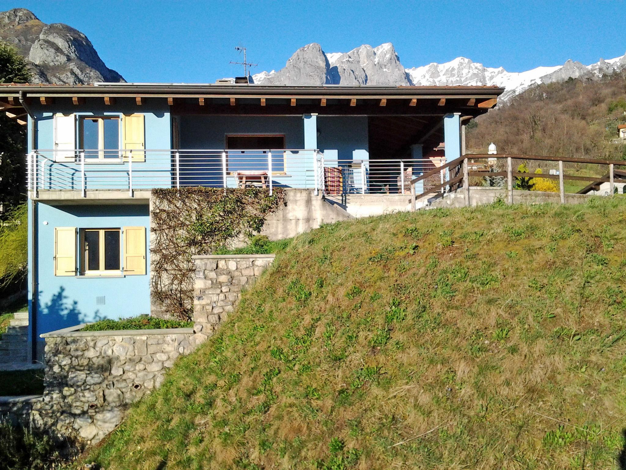 Foto 2 - Casa de 2 habitaciones en Mandello del Lario con jardín y vistas a la montaña