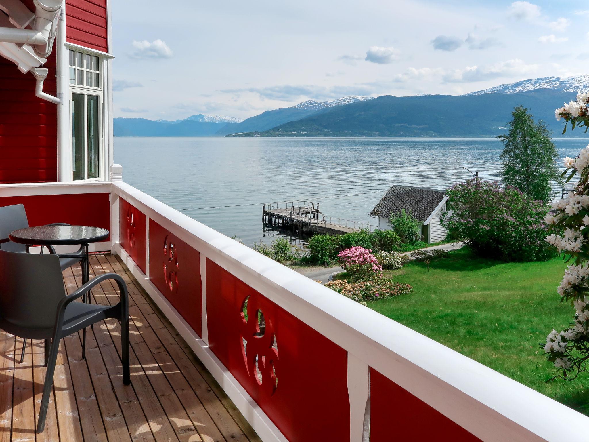 Photo 6 - 2 bedroom Apartment in Balestrand with garden and terrace