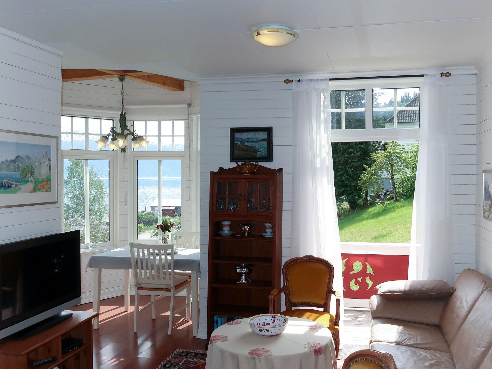 Foto 9 - Apartamento de 2 quartos em Balestrand com jardim e terraço